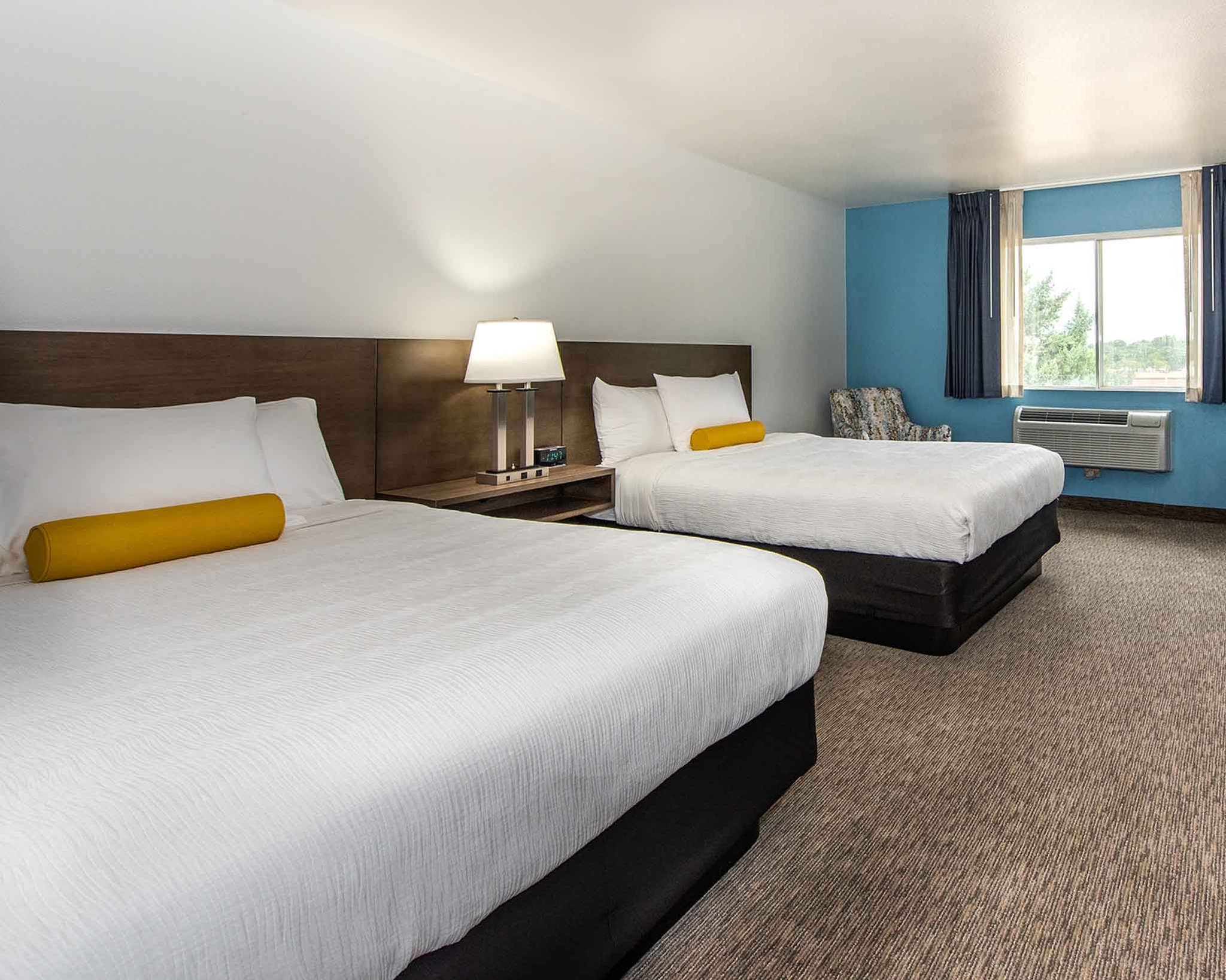 Two_Queen_Beds_Room_3_S