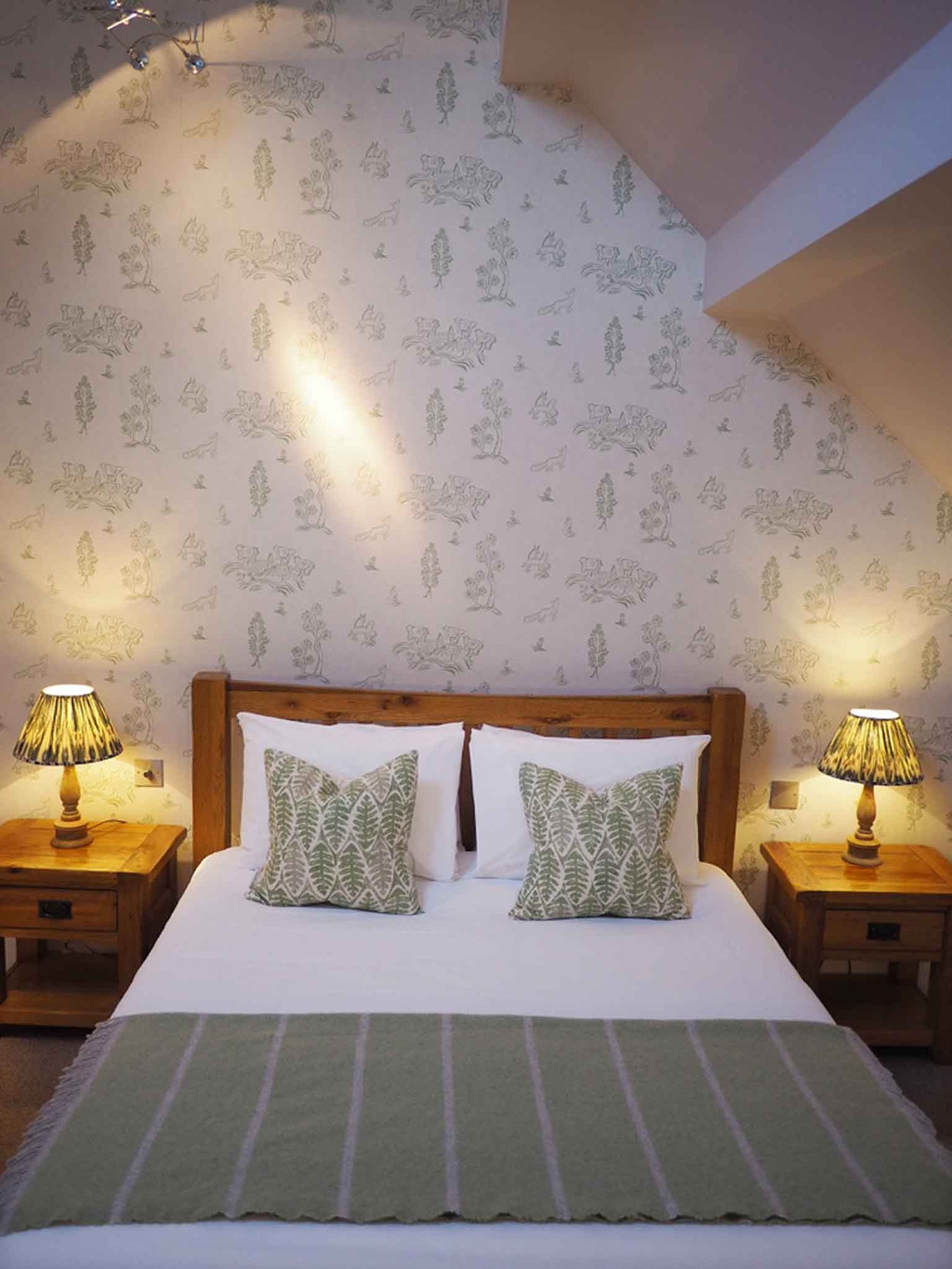 C1K_-_Standard_king_(5)_S