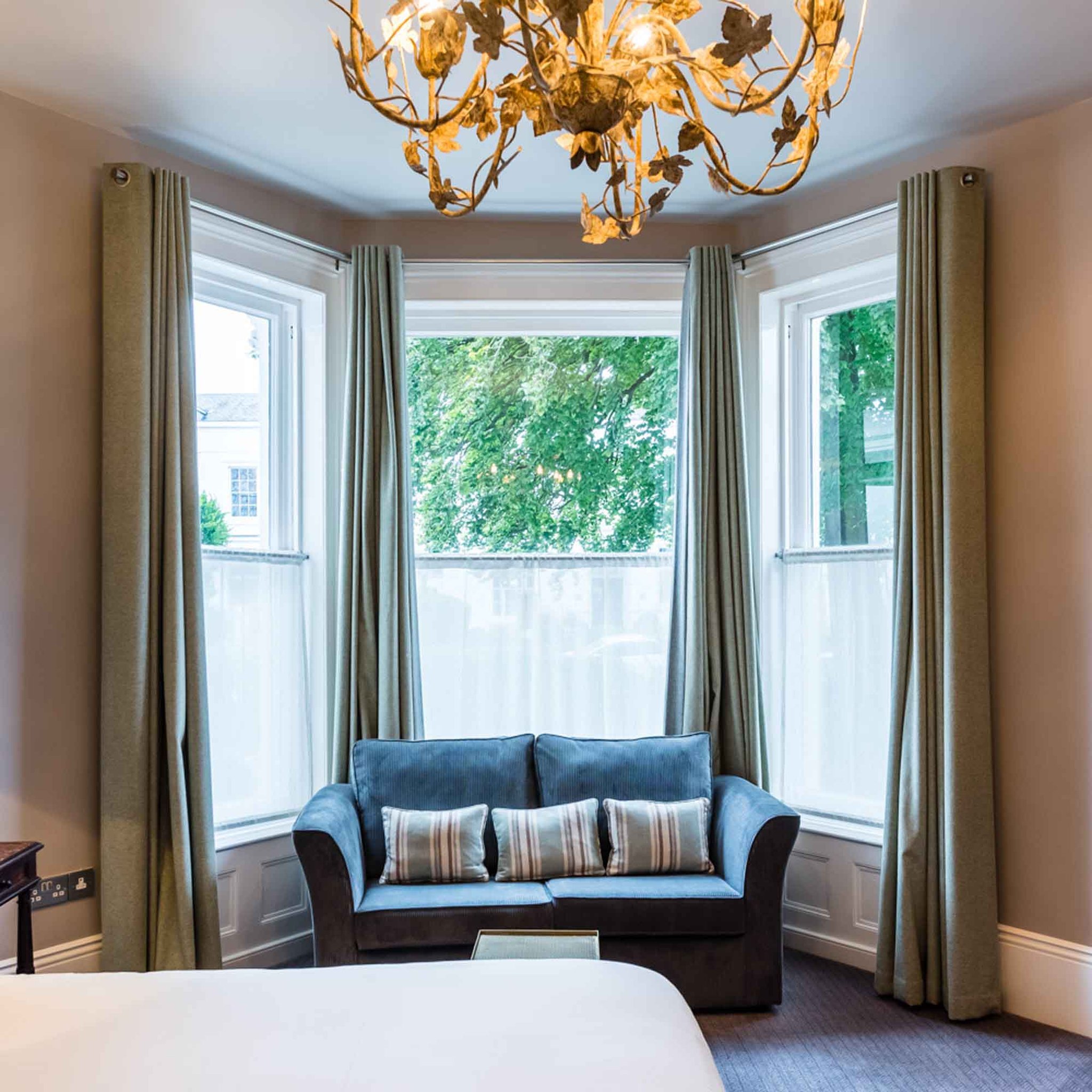 Superior_King_Room-03_S