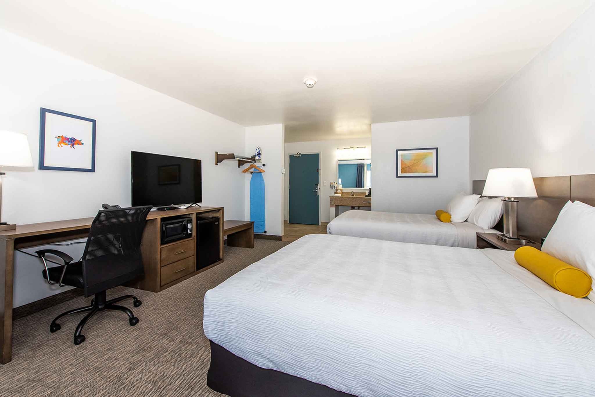 Two_Queen_Beds_Room_2_S