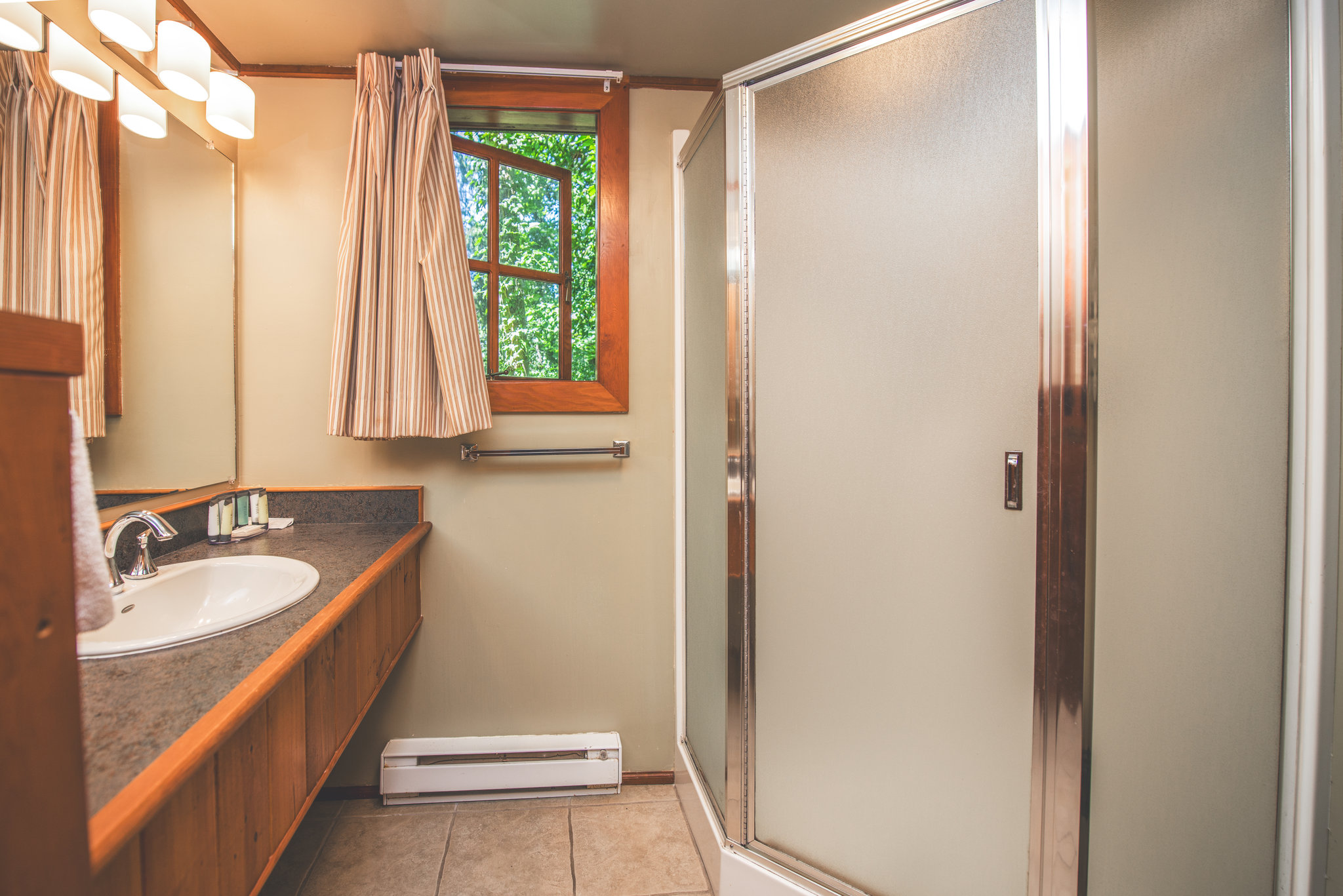 Garden_View_Two_Bedroom_Cabin-08_S