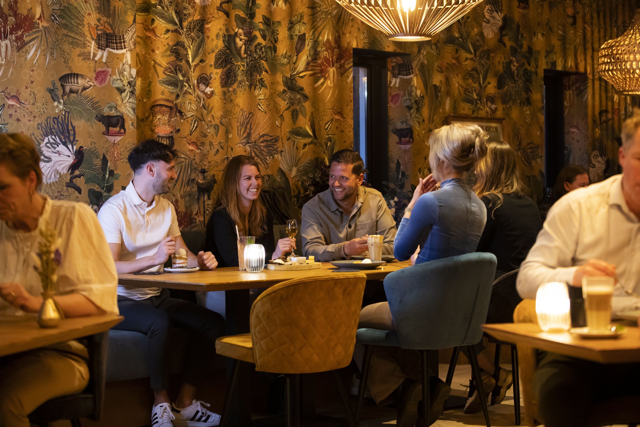 36._People_in_The_Serre_S