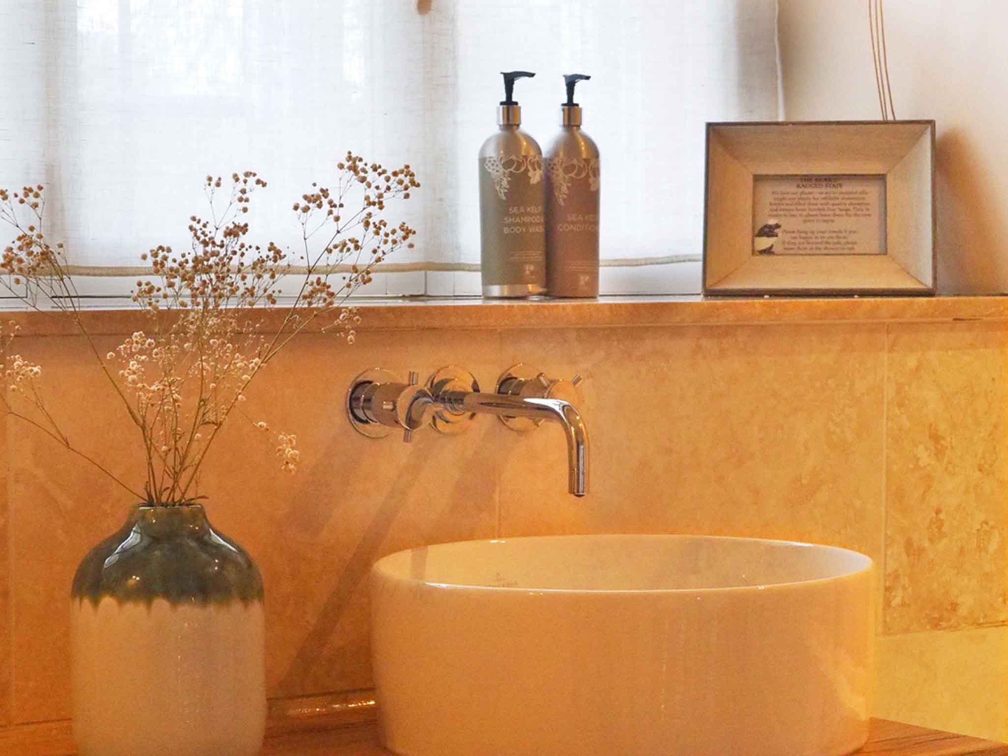 B1D_-_Superior_king_bath_(2)_S