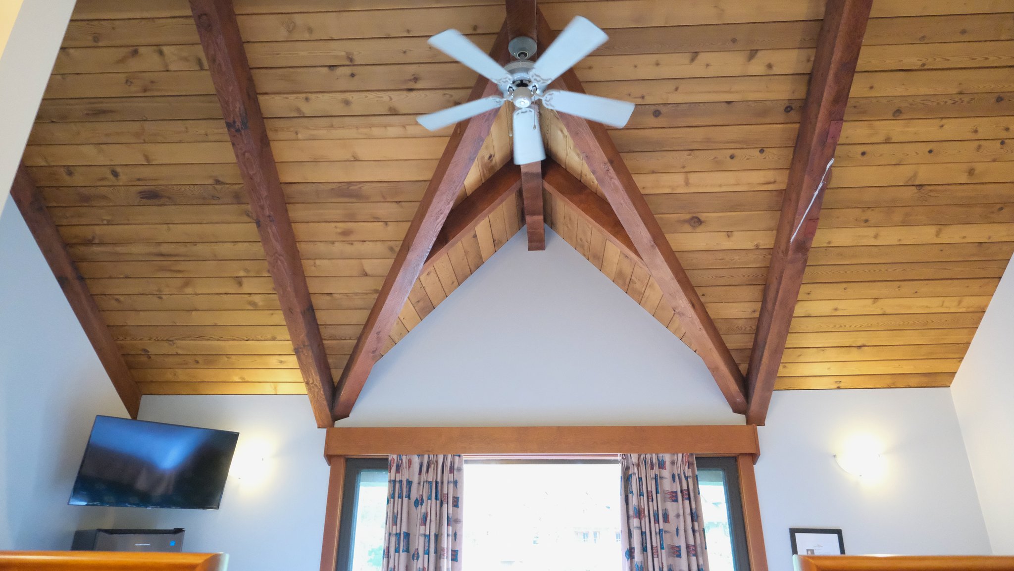 Garden_View_Two_Queen_Room-06_S