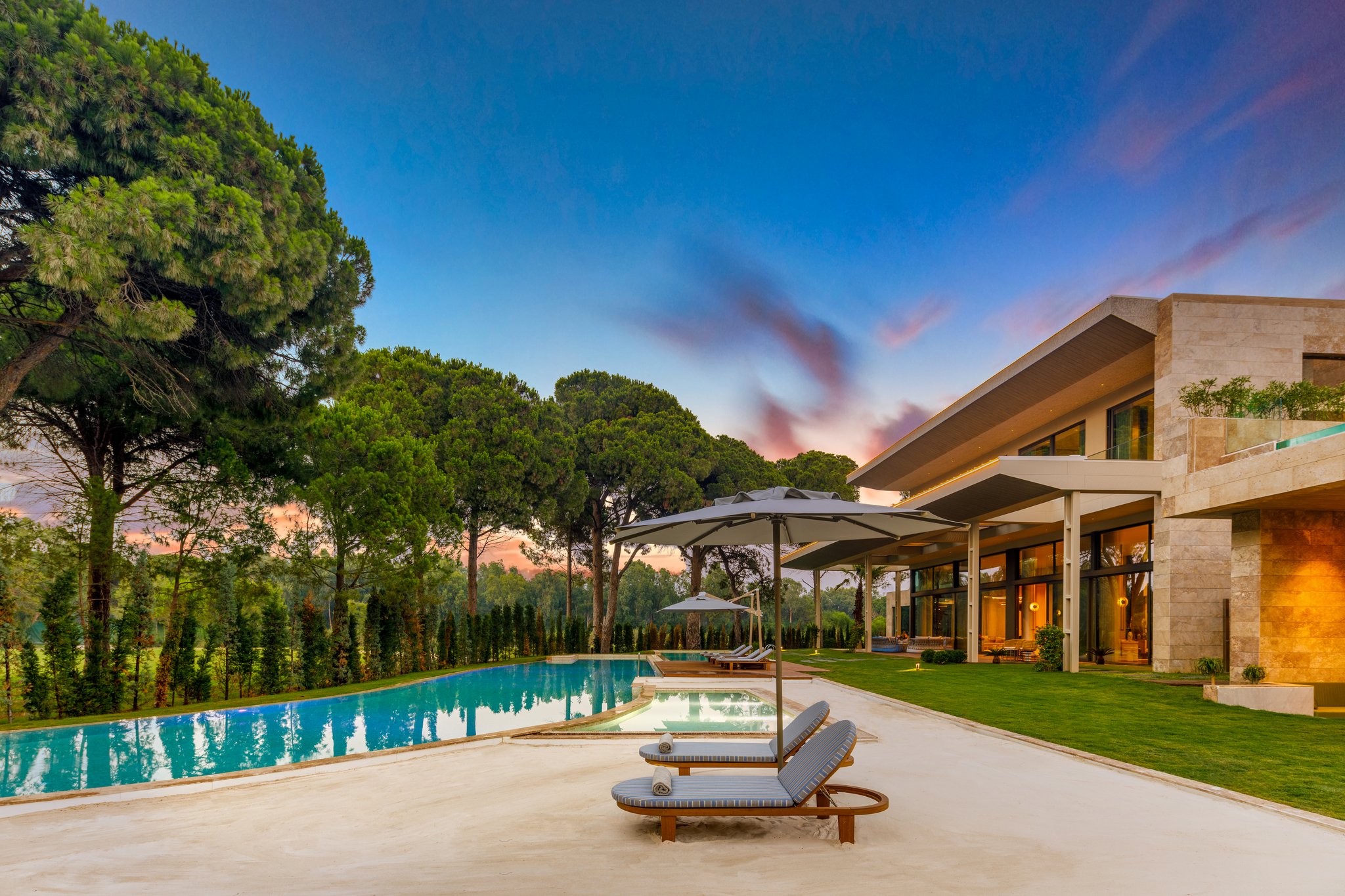 vhAcCym1dUCESoVUsZvFyA_Grand_Mansions_Ourdoor_7_S