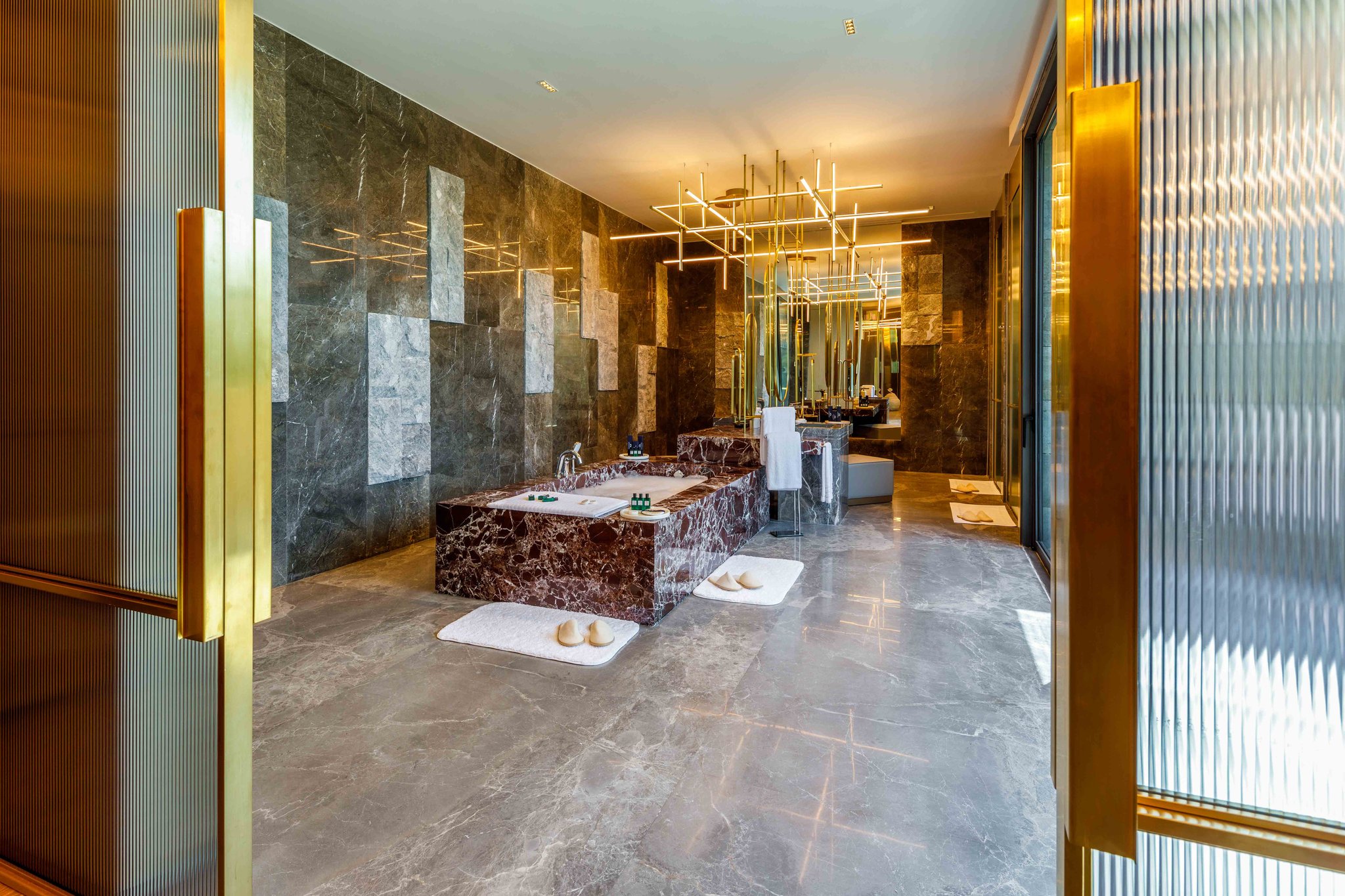 pX3RVPfRN0m62fu4gwwpFA_Palazzo_Grand_Mansions_Bathroom_1_S