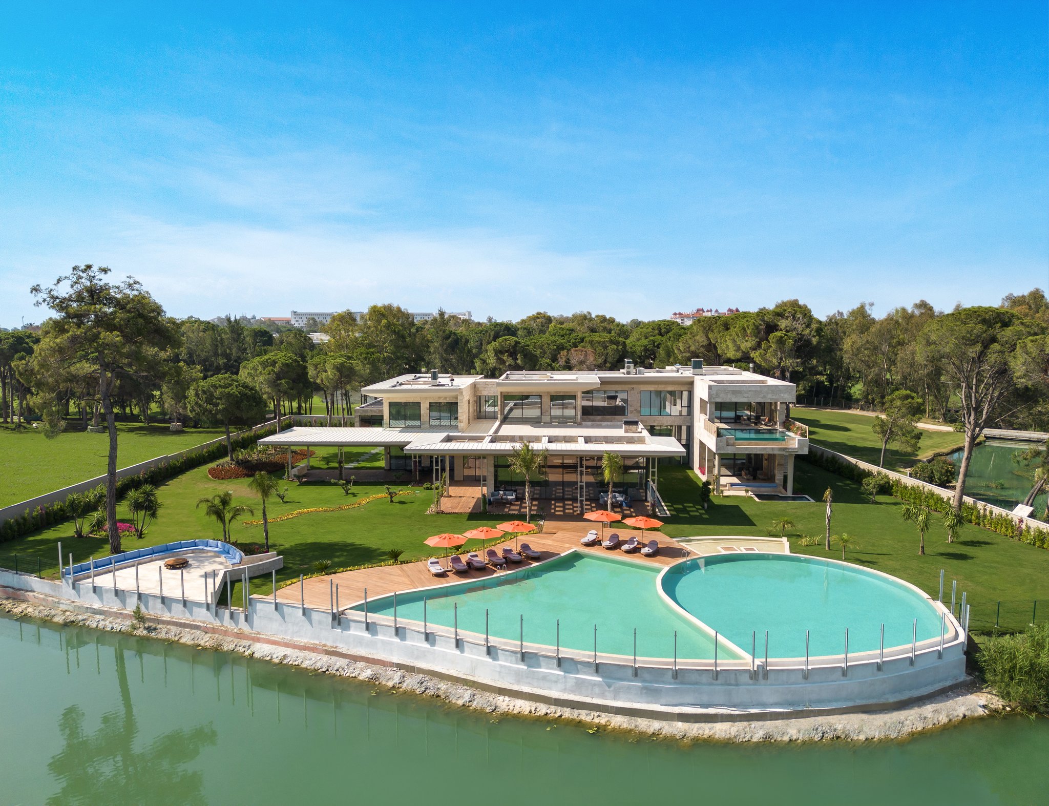 77jx4WVXkme7X2KE4LFYQ_Royal_Mansion-Palazzo_Royal_Mansion_S