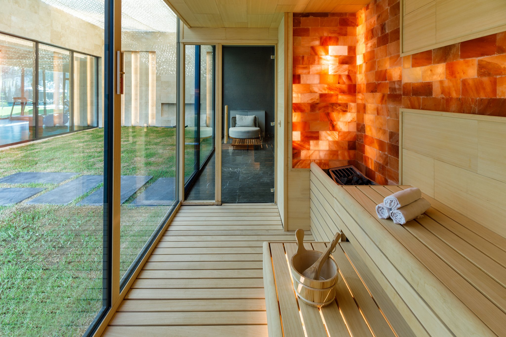 PZxQjWzIYkqUHWWMDKDqwg_Grand_Mansions_Sauna_2_S