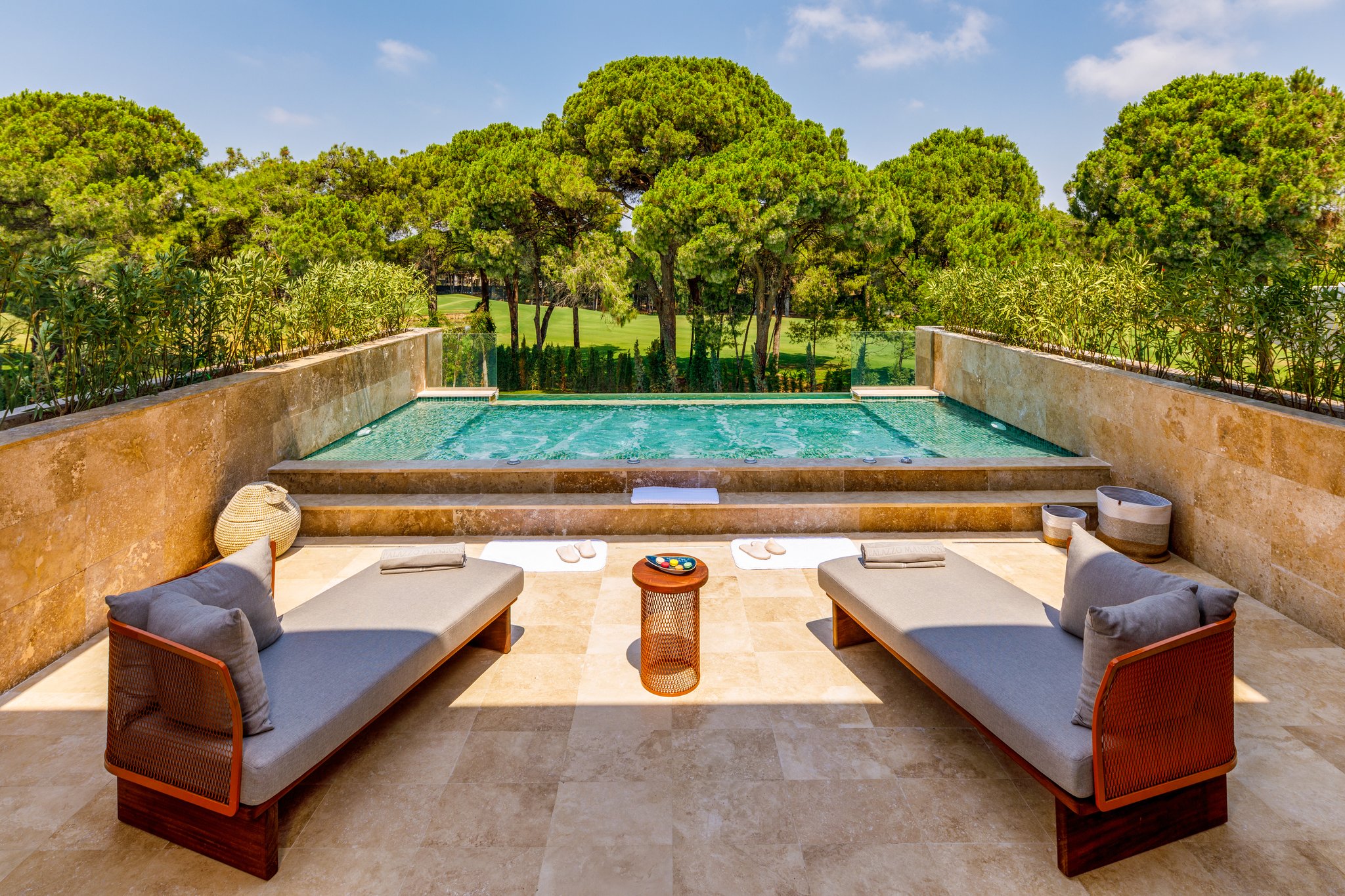 2AoHFwfpJEenFJ7VlPONg_Grand_Mansions_Master_Suite_4_S