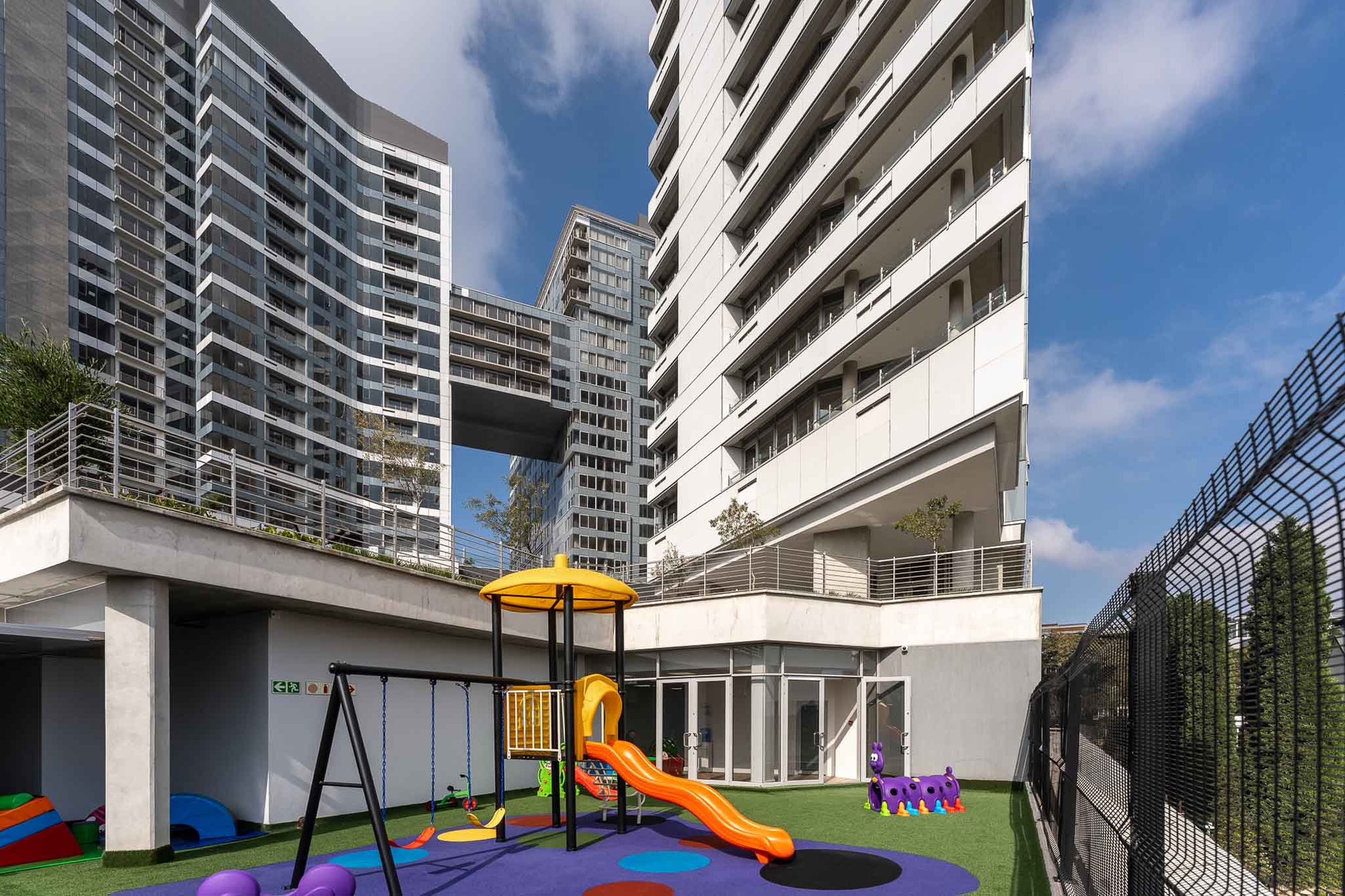 Kids_Outdoor_Play_Area-07_S