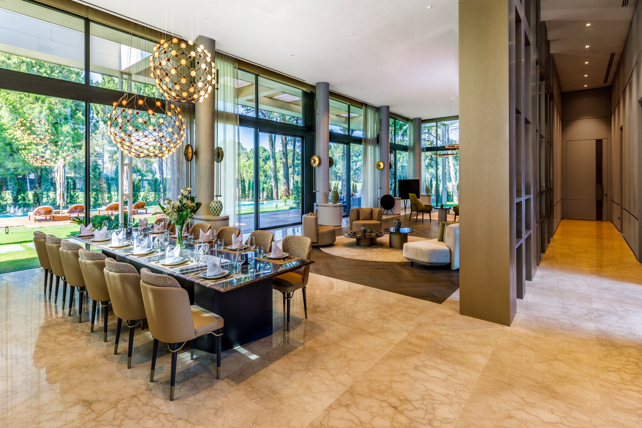 kWVgvzLaKEN2pLTH3uiqQ_Grand_Mansions_Living_Room_5_S