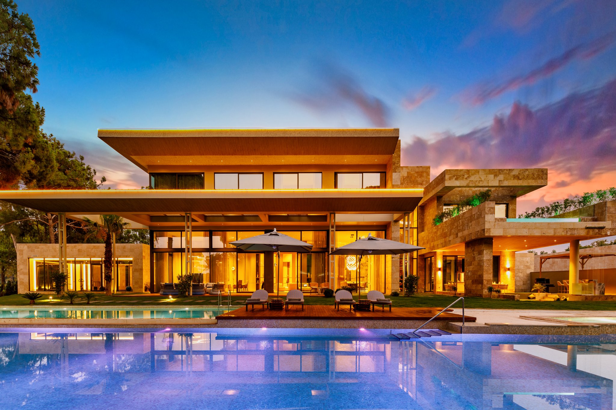 ckQrXQuy9EilRjpnRofvLA_Grand_Mansions_Ourdoor_18_S