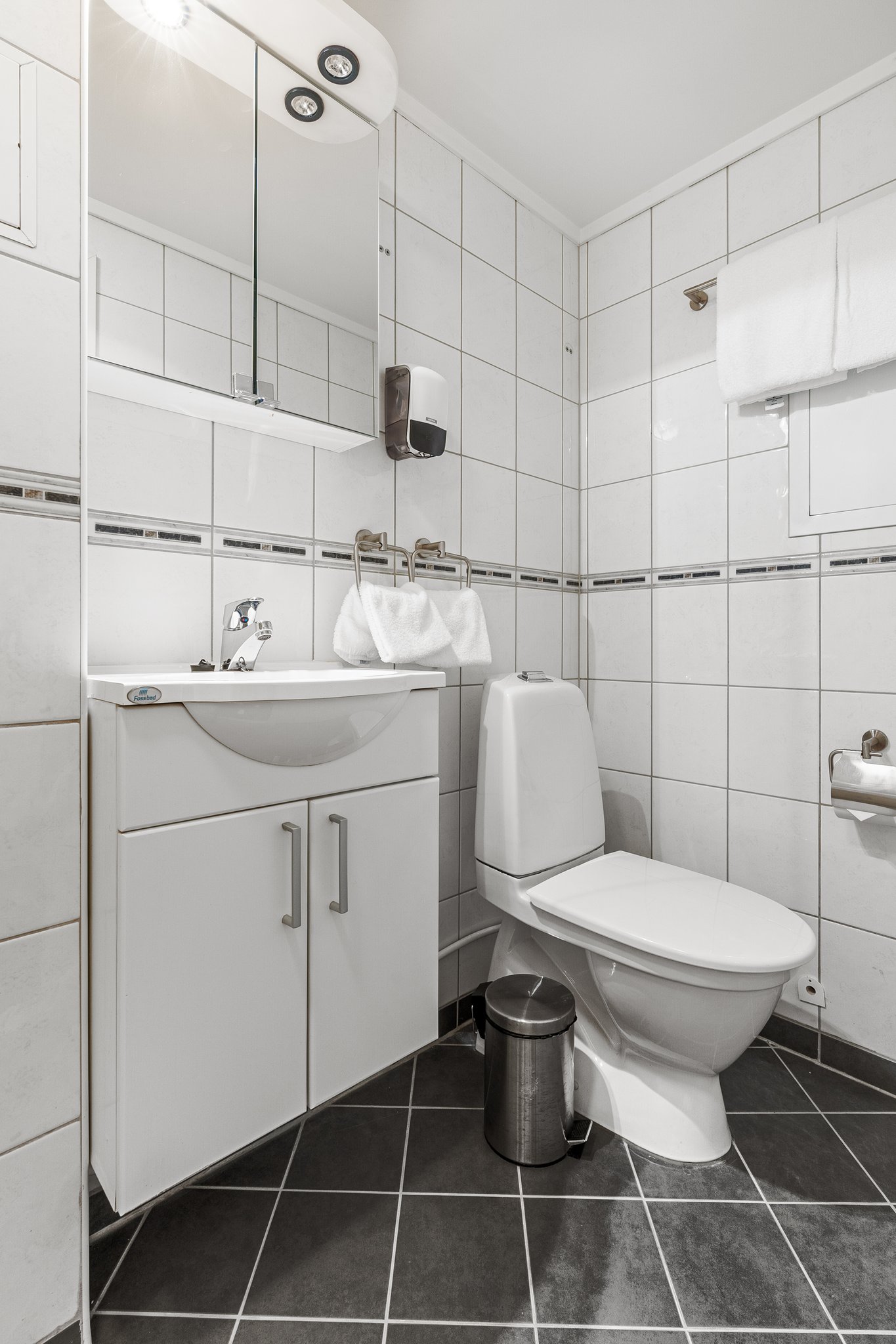 23280_USE-THIS-one-bedroom-apartment-enter-tromso-apartme_S