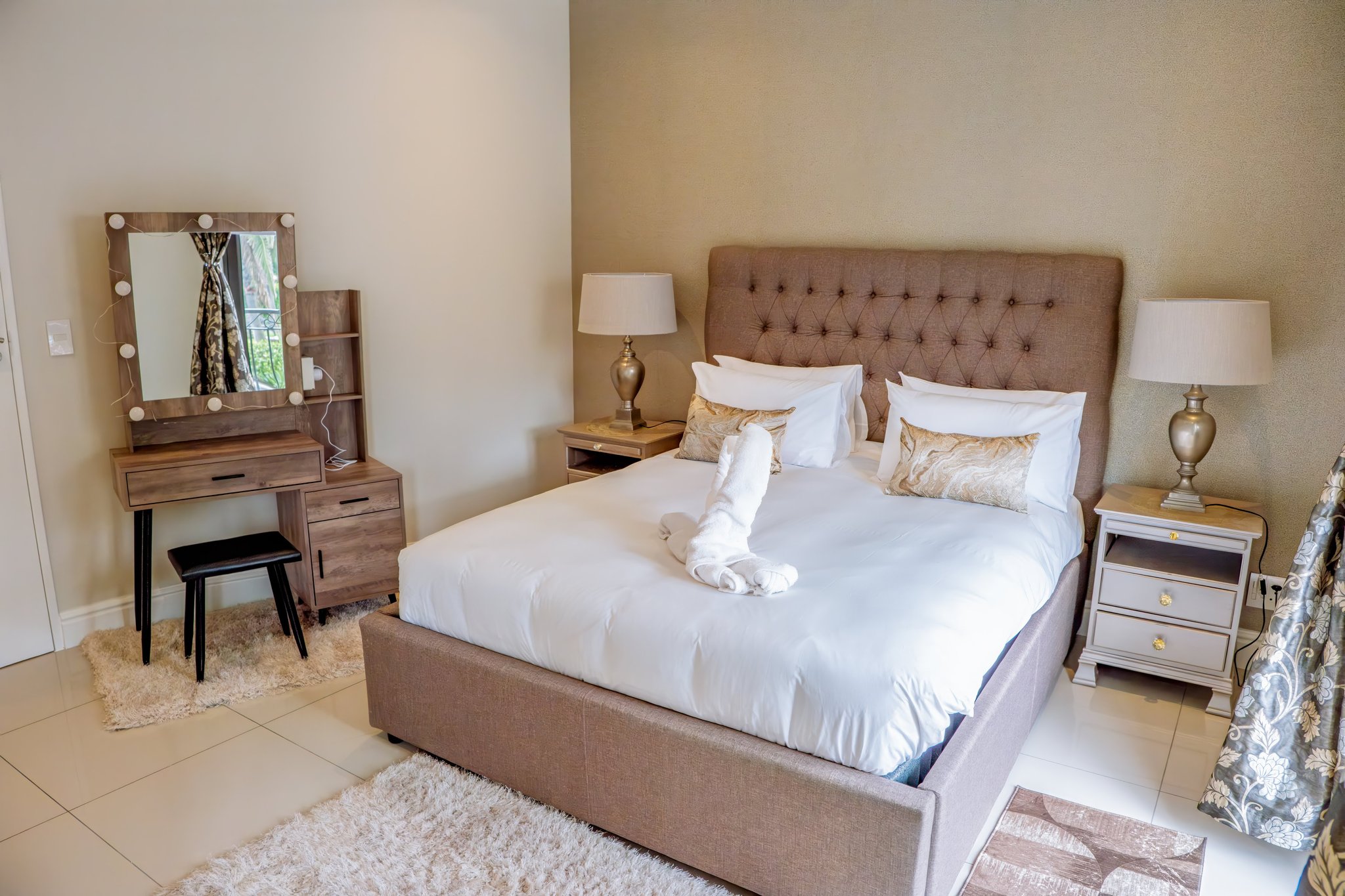 Premium_Two_Bedroom_Apartment-02_S