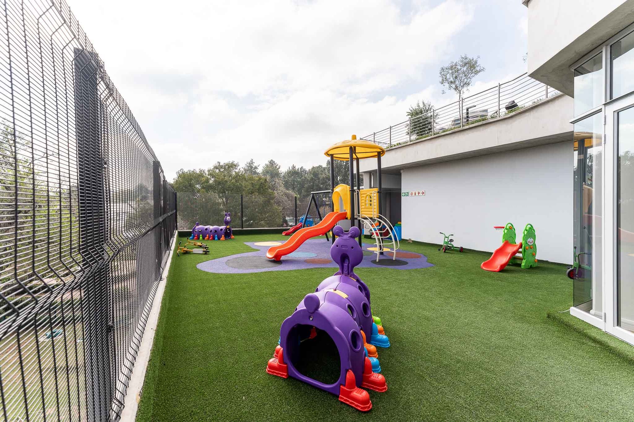 Kids_Outdoor_Play_Area-09_S