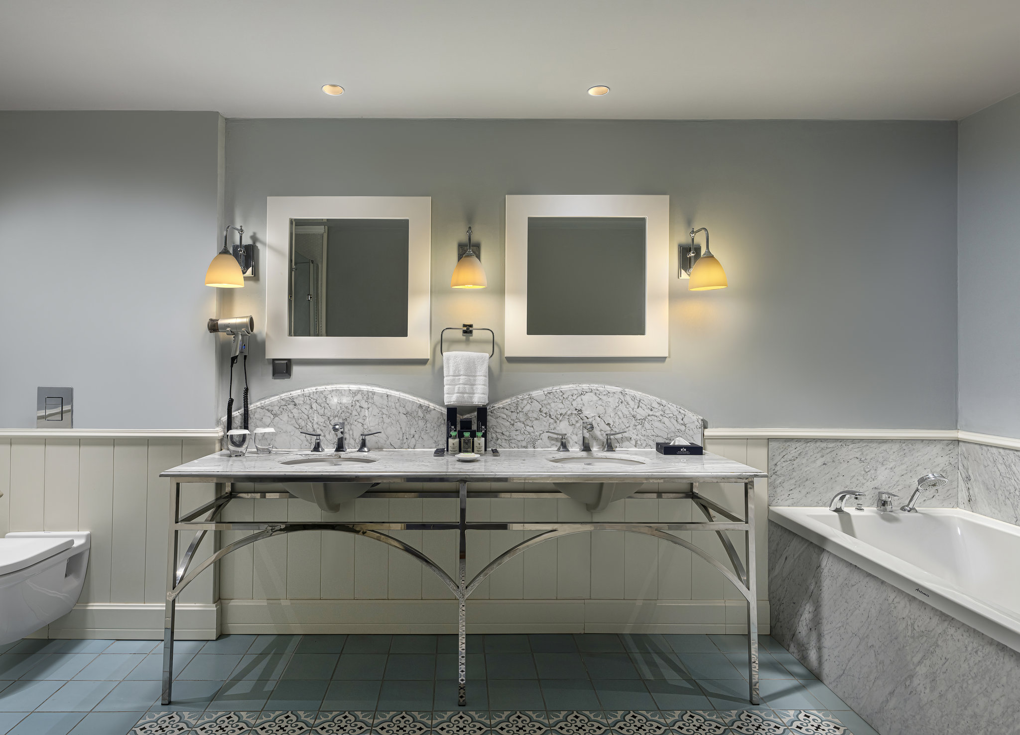 Zh5O7GrD60049NAfpbyVA_Maldives_Villa_(8)_S