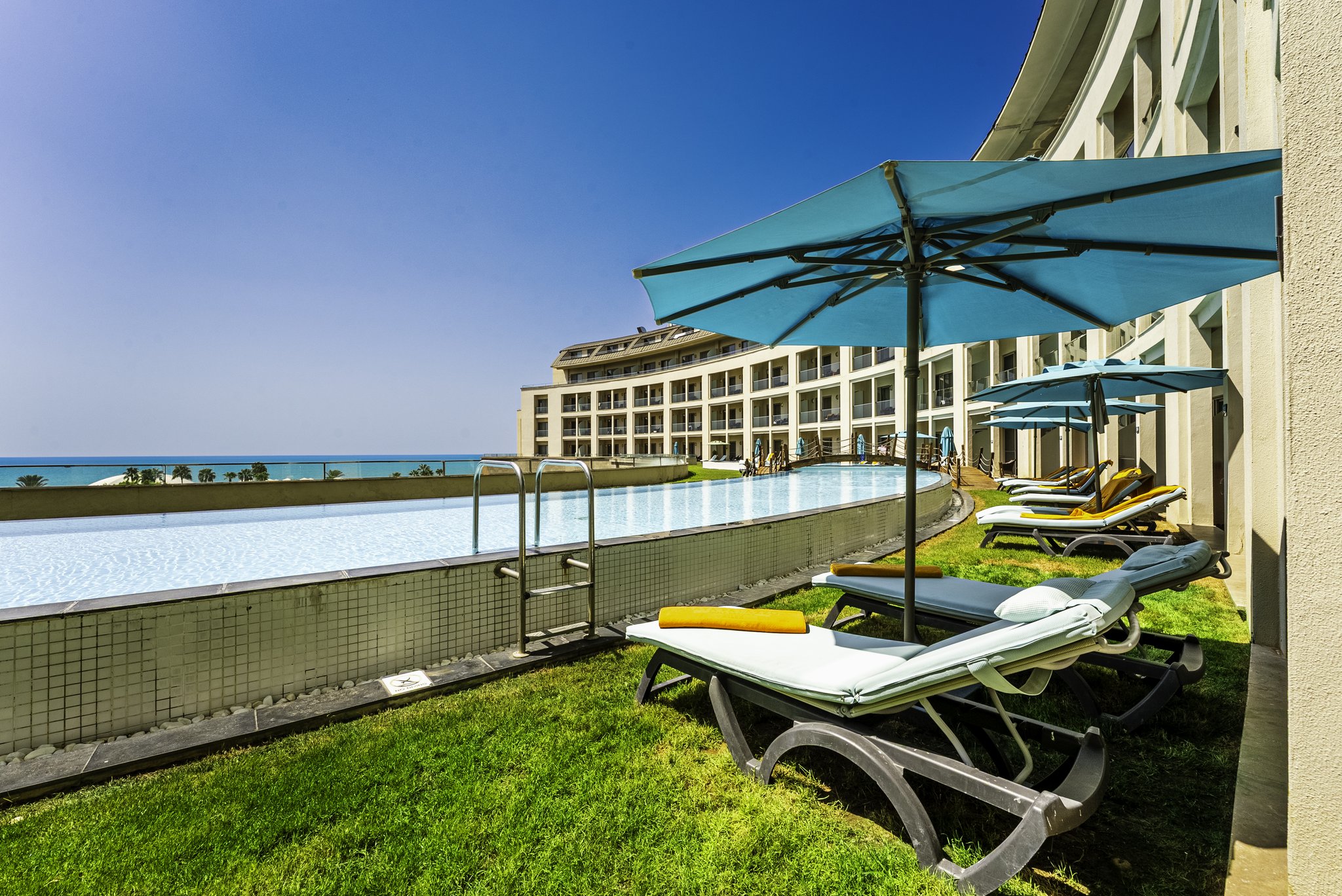 io9Ep7UPs0qc9xHiFvlJg_Swim_Up_Suite3_S