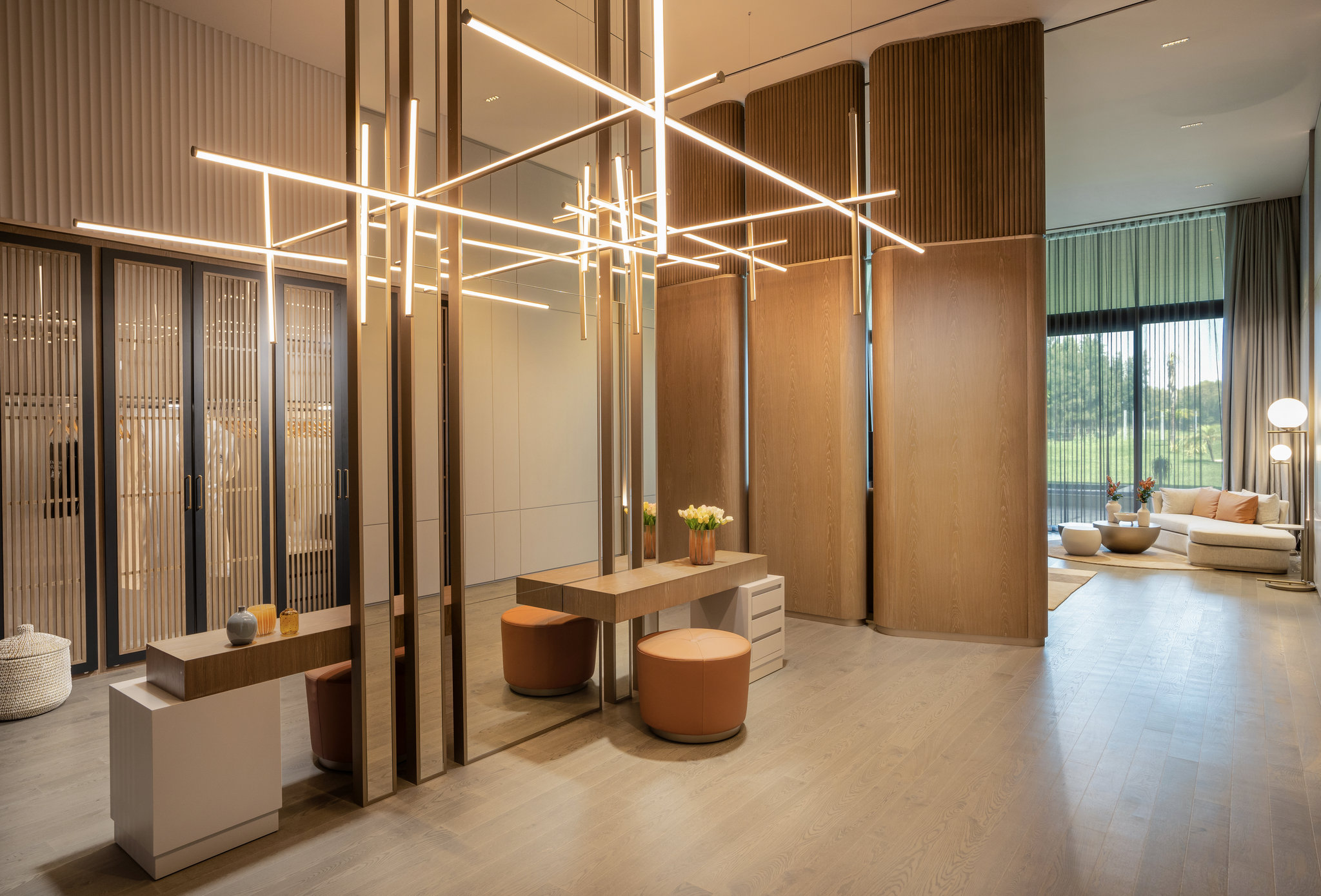 wjMIb7wtPUy9jLbXmMNRjQ_Royal_Mansion-Suite_1-_2_S