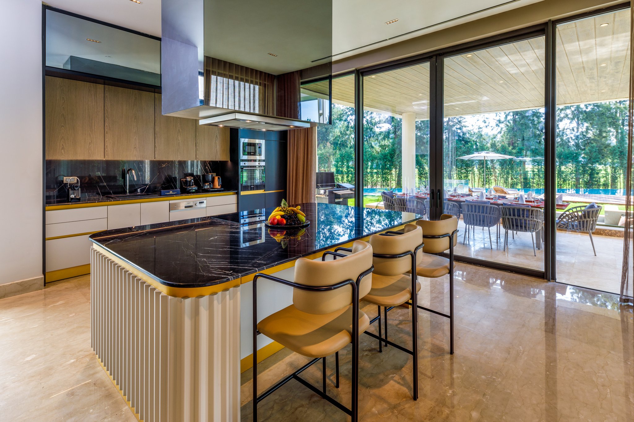 7MqdfeL41EqJabCuFDXmKQ_Grand_Mansions_Kitchen-1_S