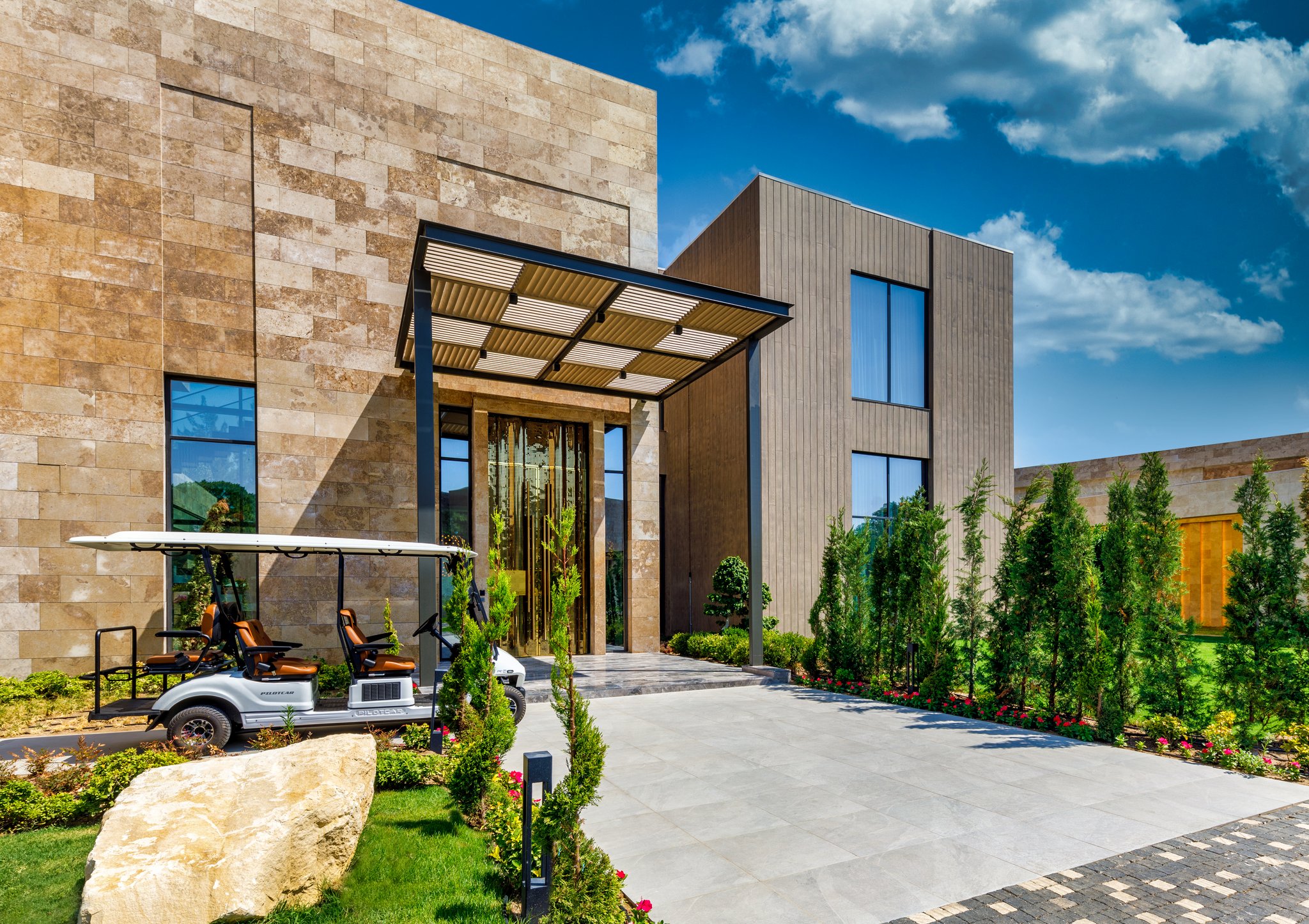 Xr06UNMFsU6yKy9897RKmw_Grand_Mansions_Ourdoor_0_S