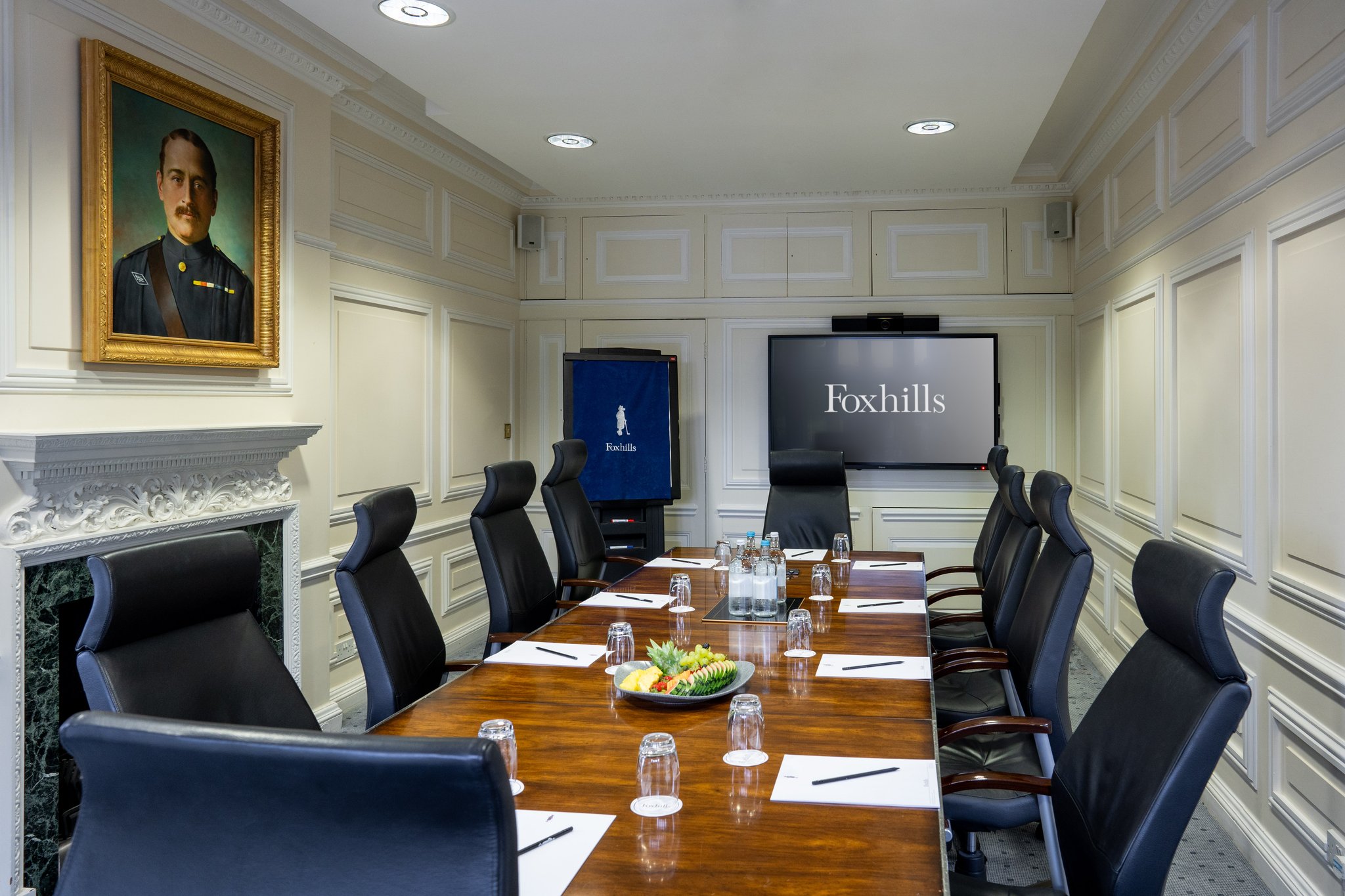 F8l3lh1ydEyKrzqg7k1Vg_Hutton_Meeting_Space_S