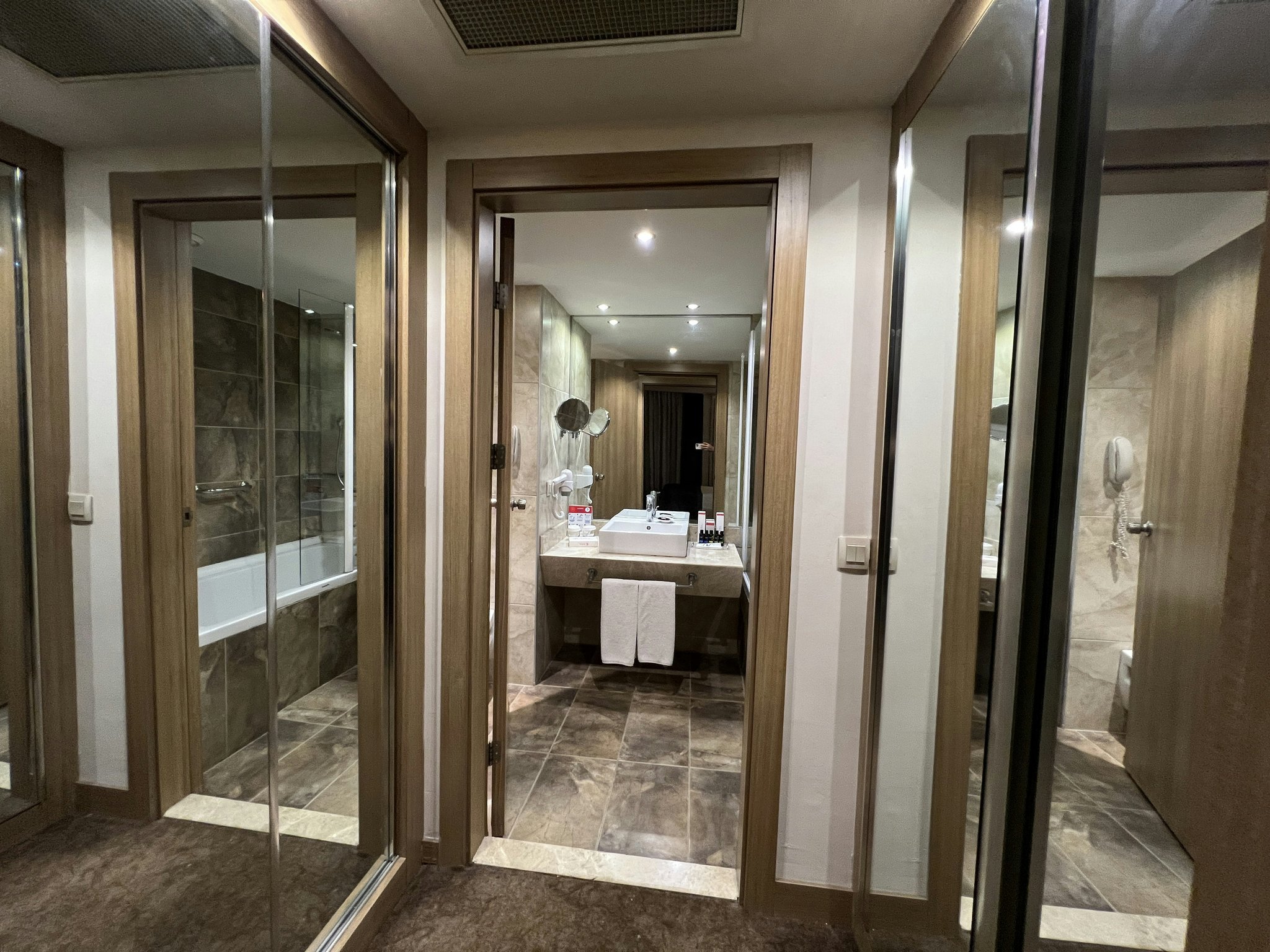 ACpLFfSLk5GfTTTW2xdg_juniorS2___(2)_S