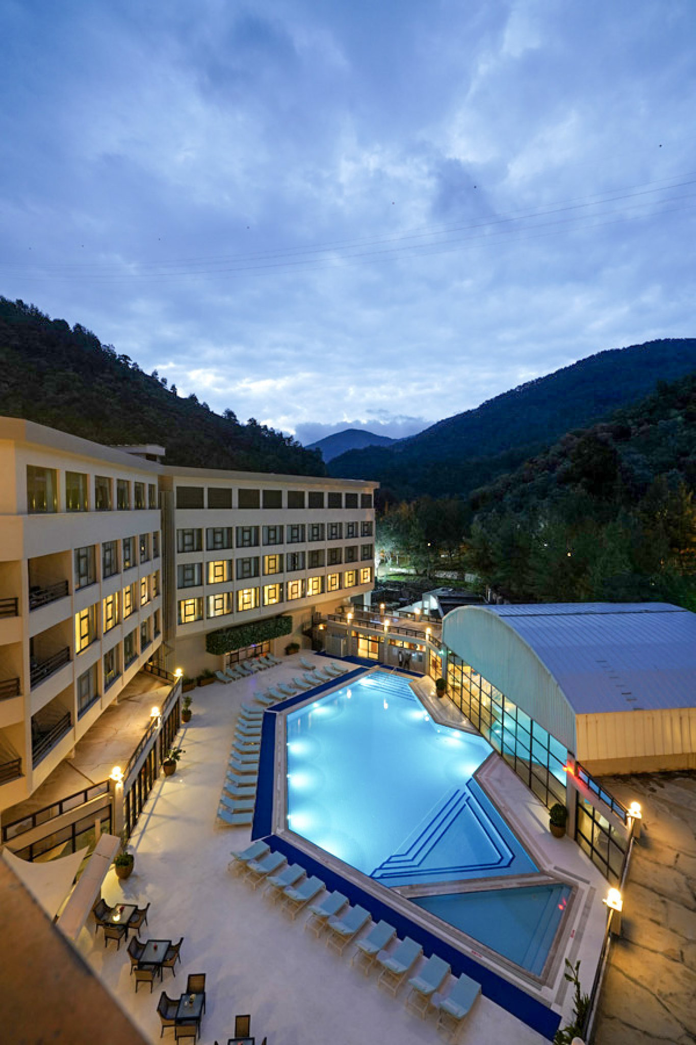 8pnaYcKPxkOuxUOcwVDA_Outside_pool4_S