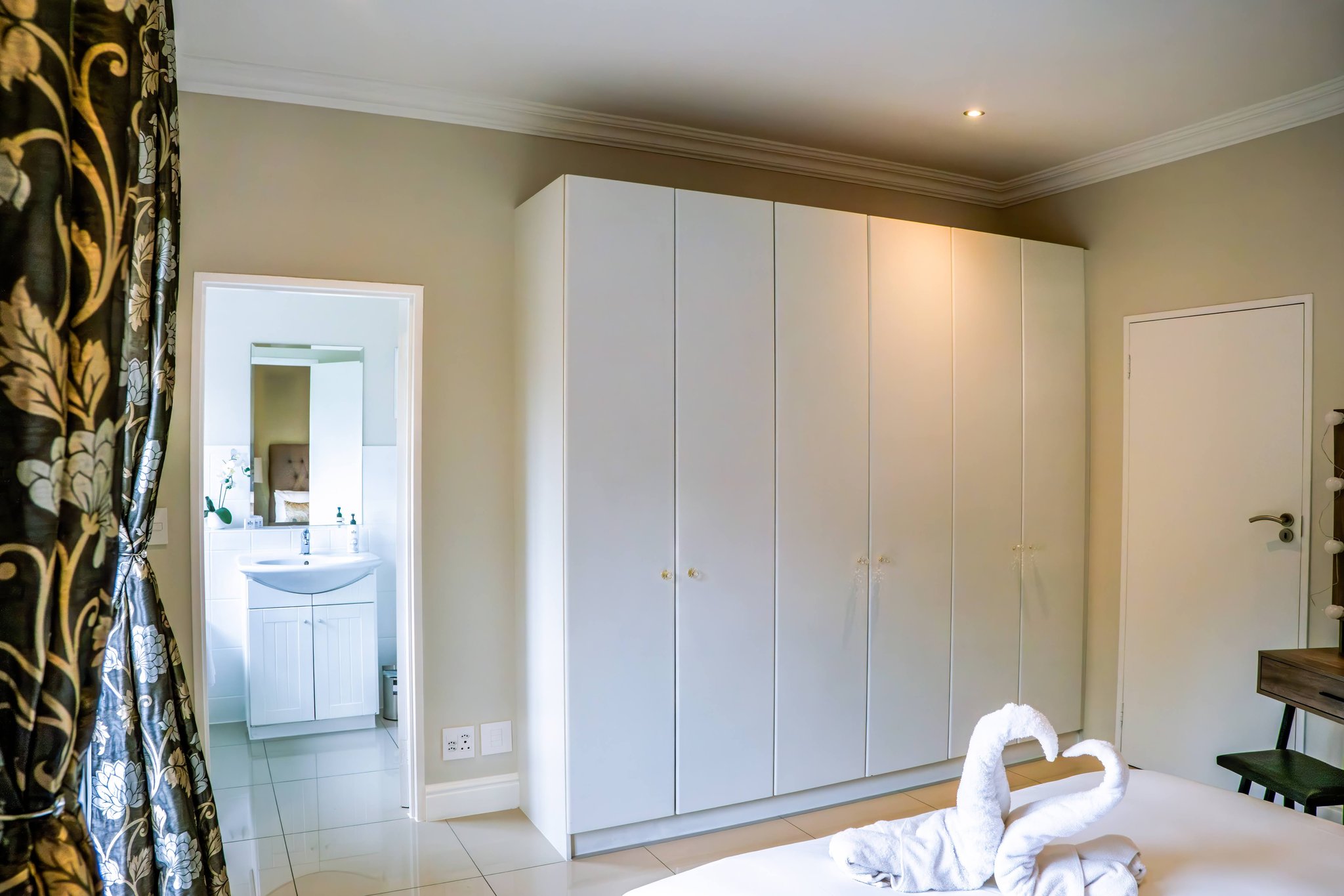 Premium_Two_Bedroom_Apartment-15_S