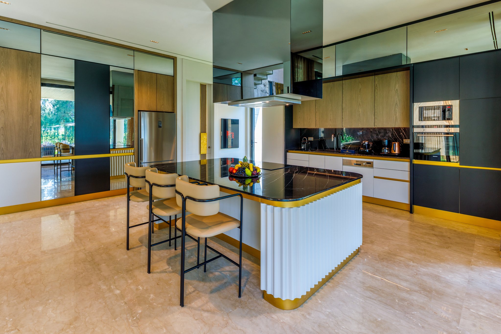 I7RFjk2J0CJx3dOEnU91g_Grand_Mansions_Kitchen_2_S