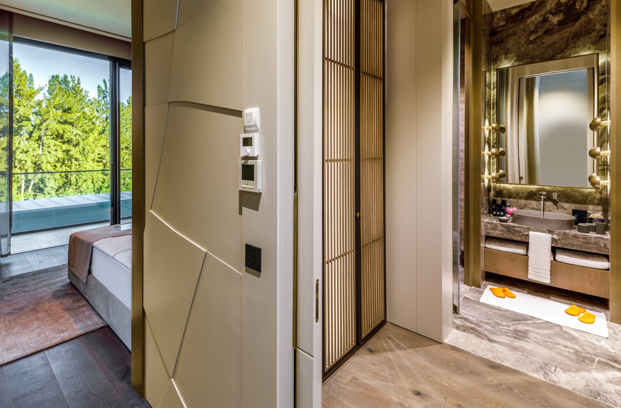 j3PYQJoeUE4Wr0dYMZrg_Palazzo_Grand_Mansions_Bathroom_3_S