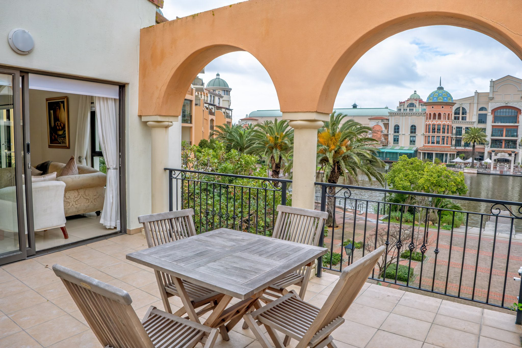 Premium_Two_Bedroom_Apartment-01_S