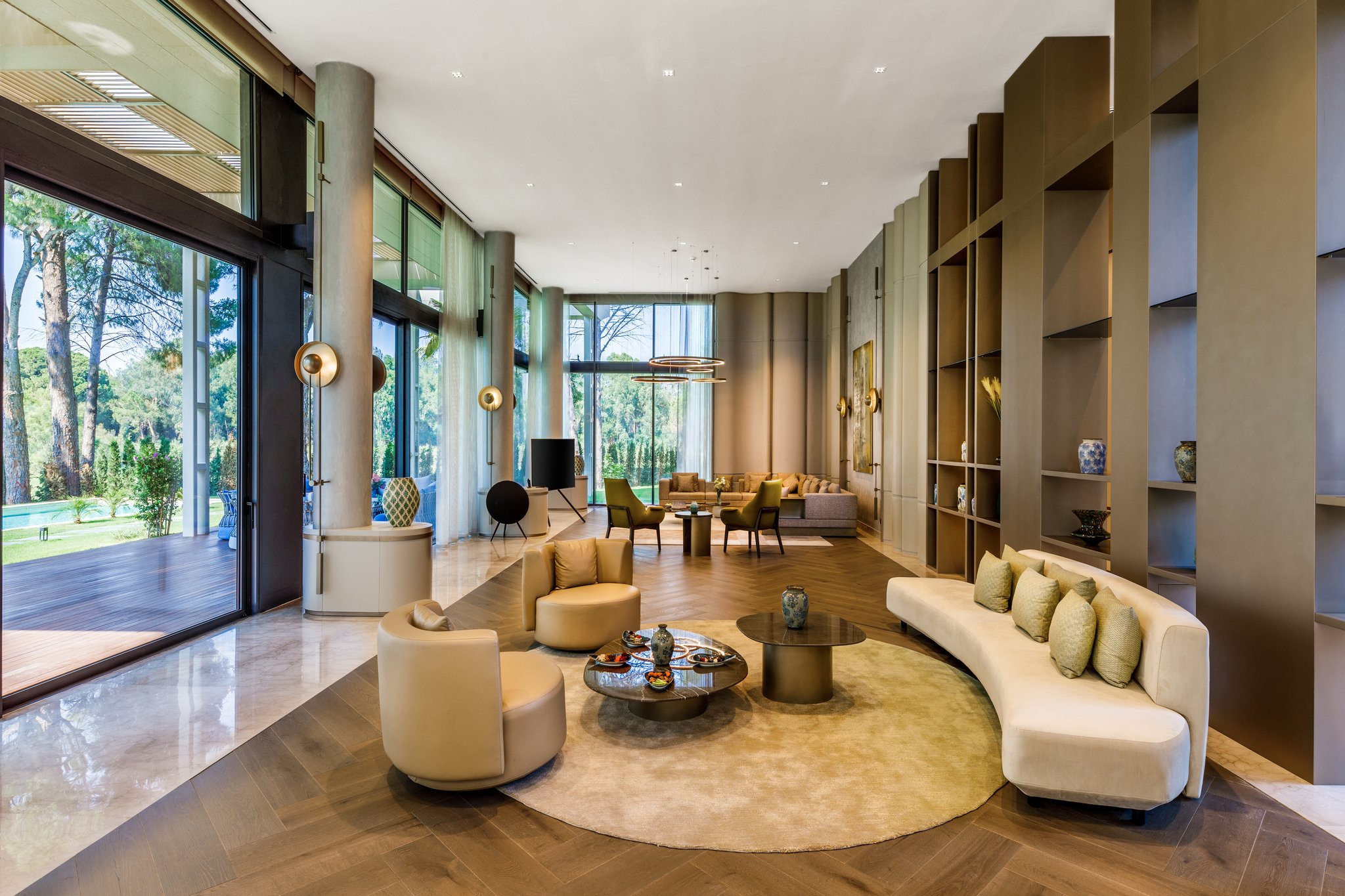 K8SGgMlB6E6qj6pztnvU2w_Grand_Mansions_Living_Room_2_S