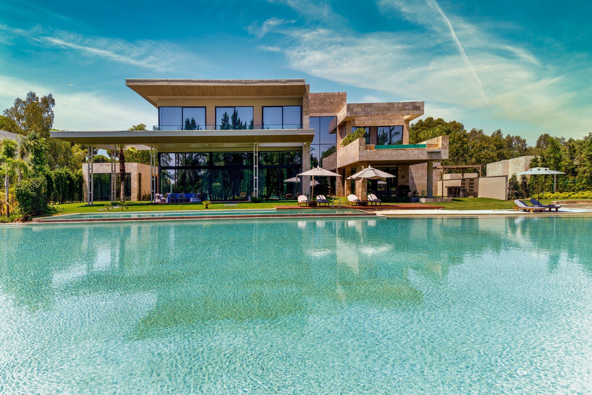 vQST8NG4aUOfeLkc8Uwn0Q_Grand_Mansions_Ourdoor_6_S