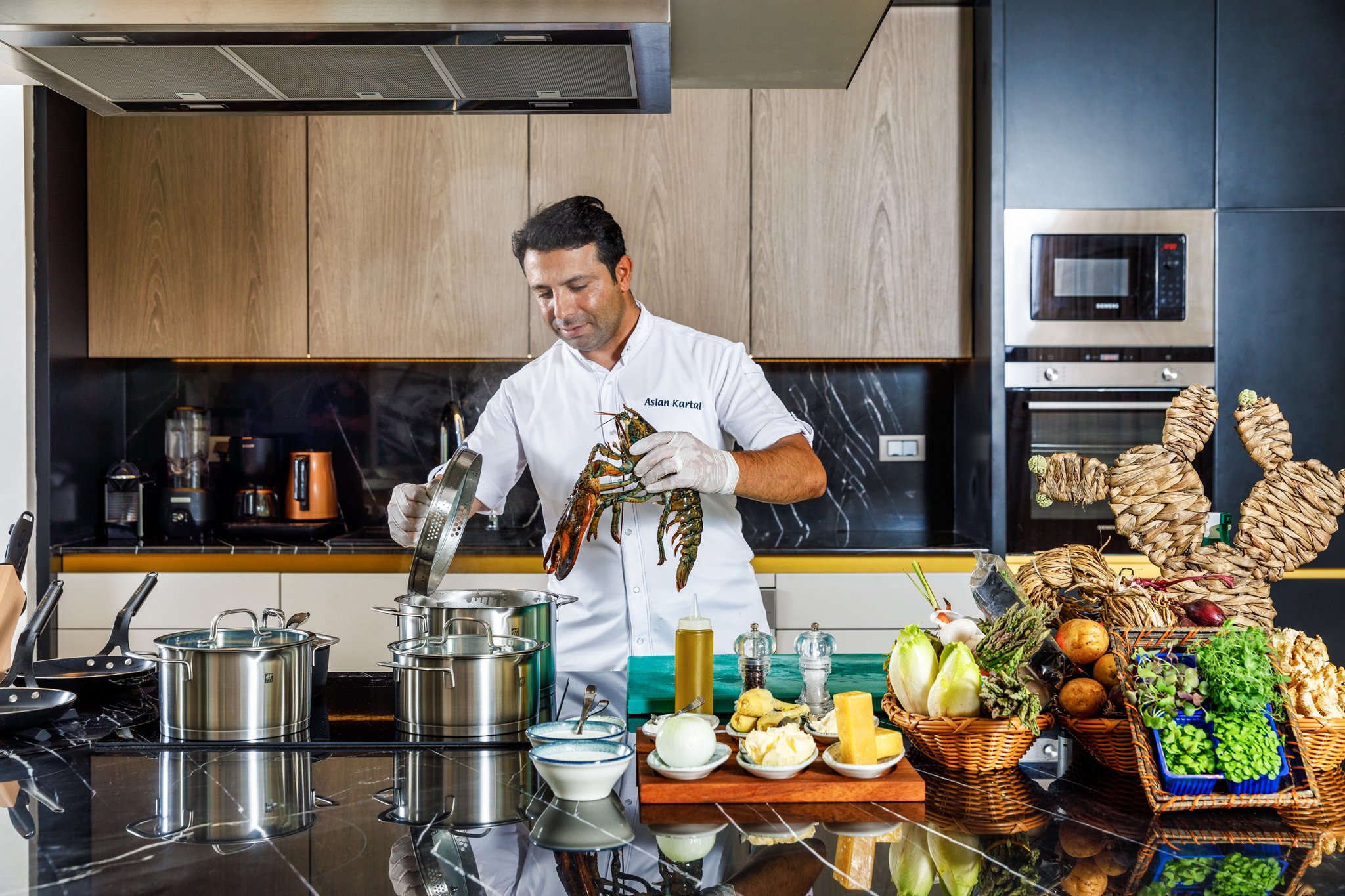 0IcT5hI8IUSMSMIpDLiueQ_Grand_Mansions_Kitchen_4_S