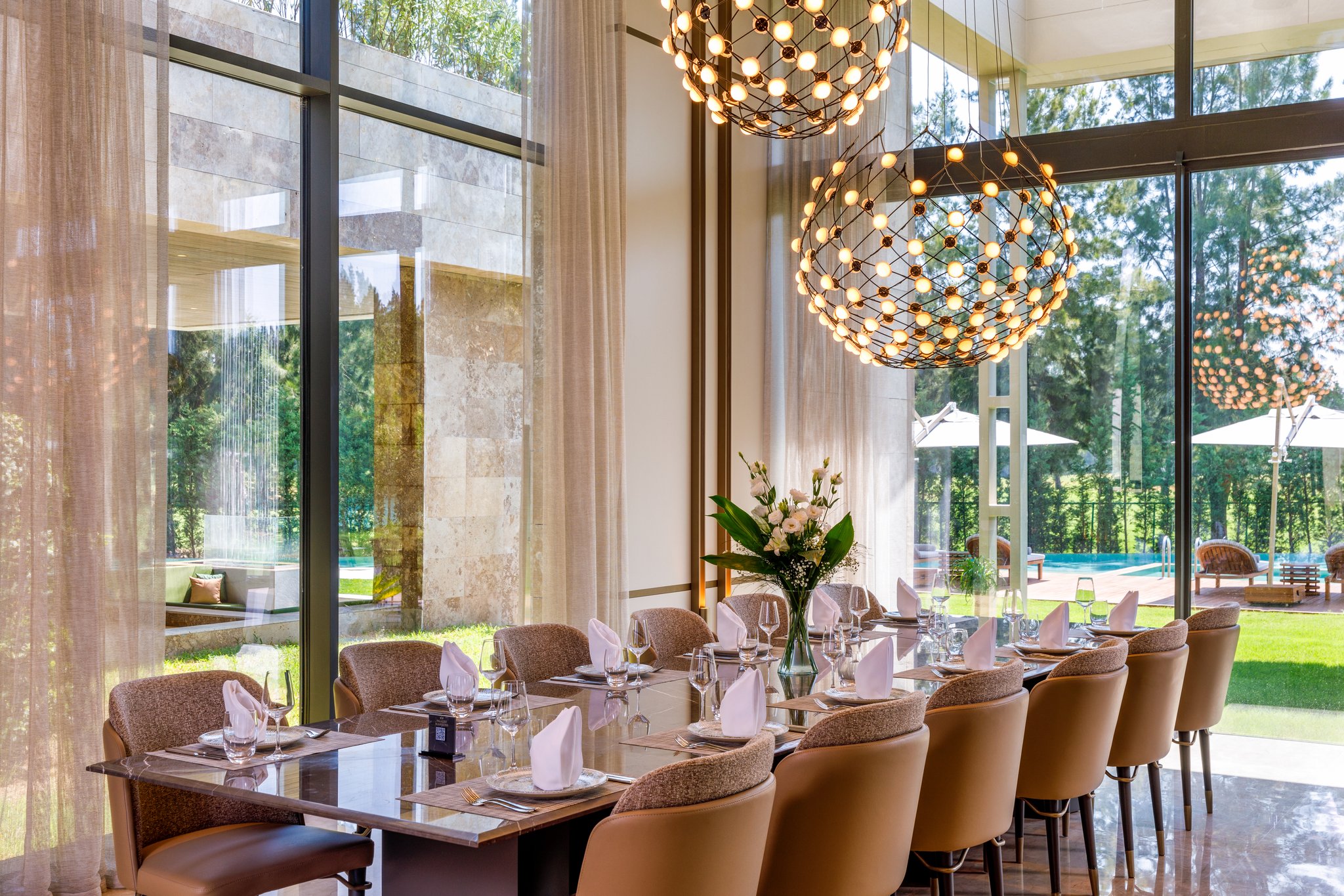 UmRBti1UESt0hdWJUC0sg_Grand_Mansions_Living_Room_7_S