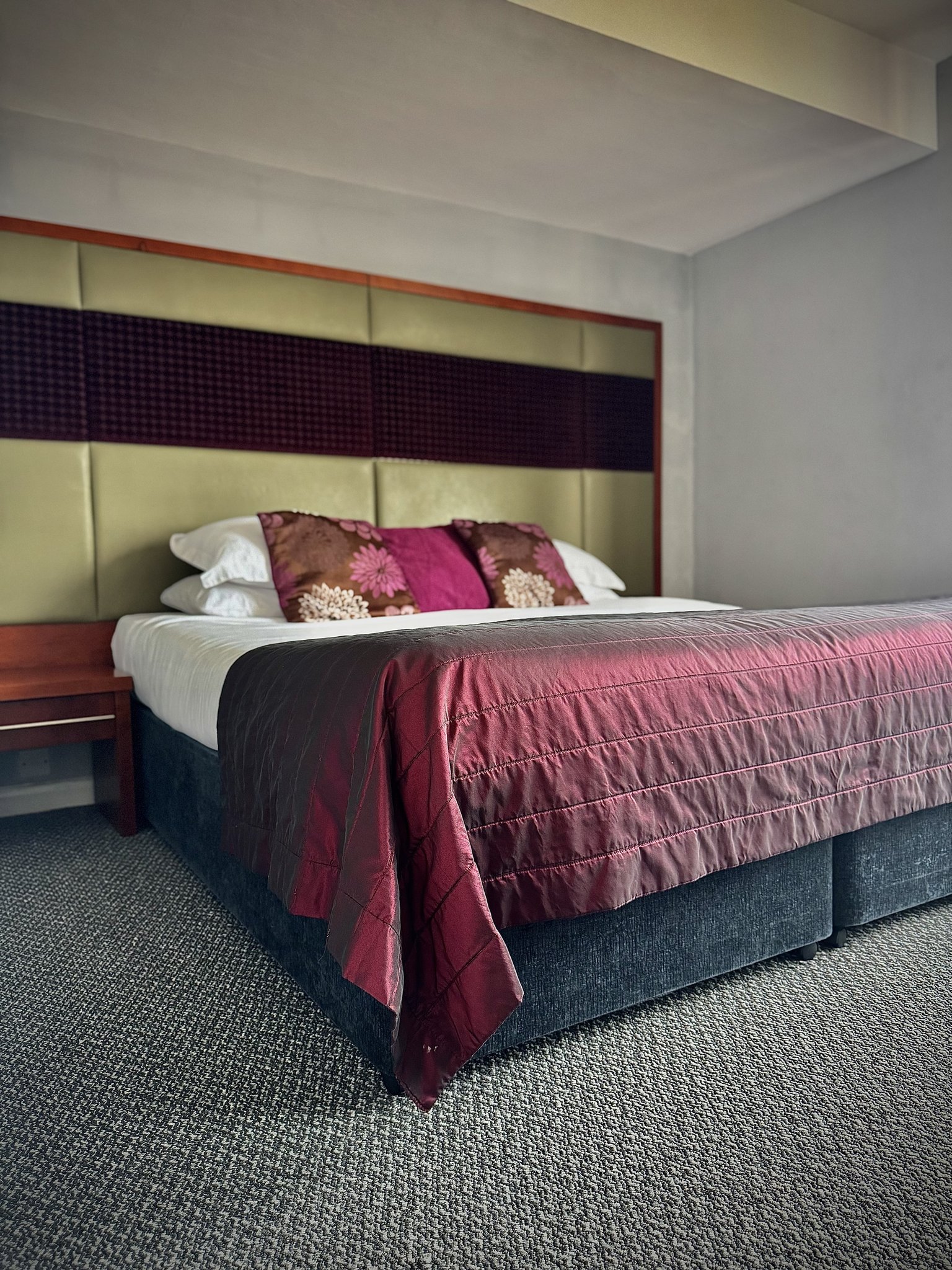 6lqfWMRhGUyoftyG5eUnPw_Superior_room_2_S