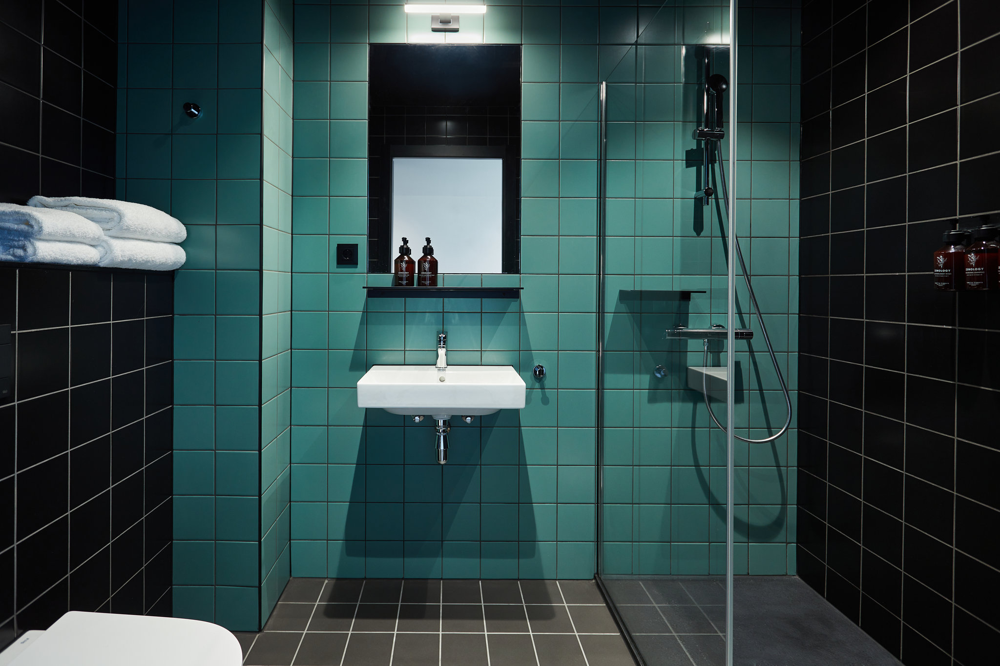 San_Sebastian_bathroom_(1)_S