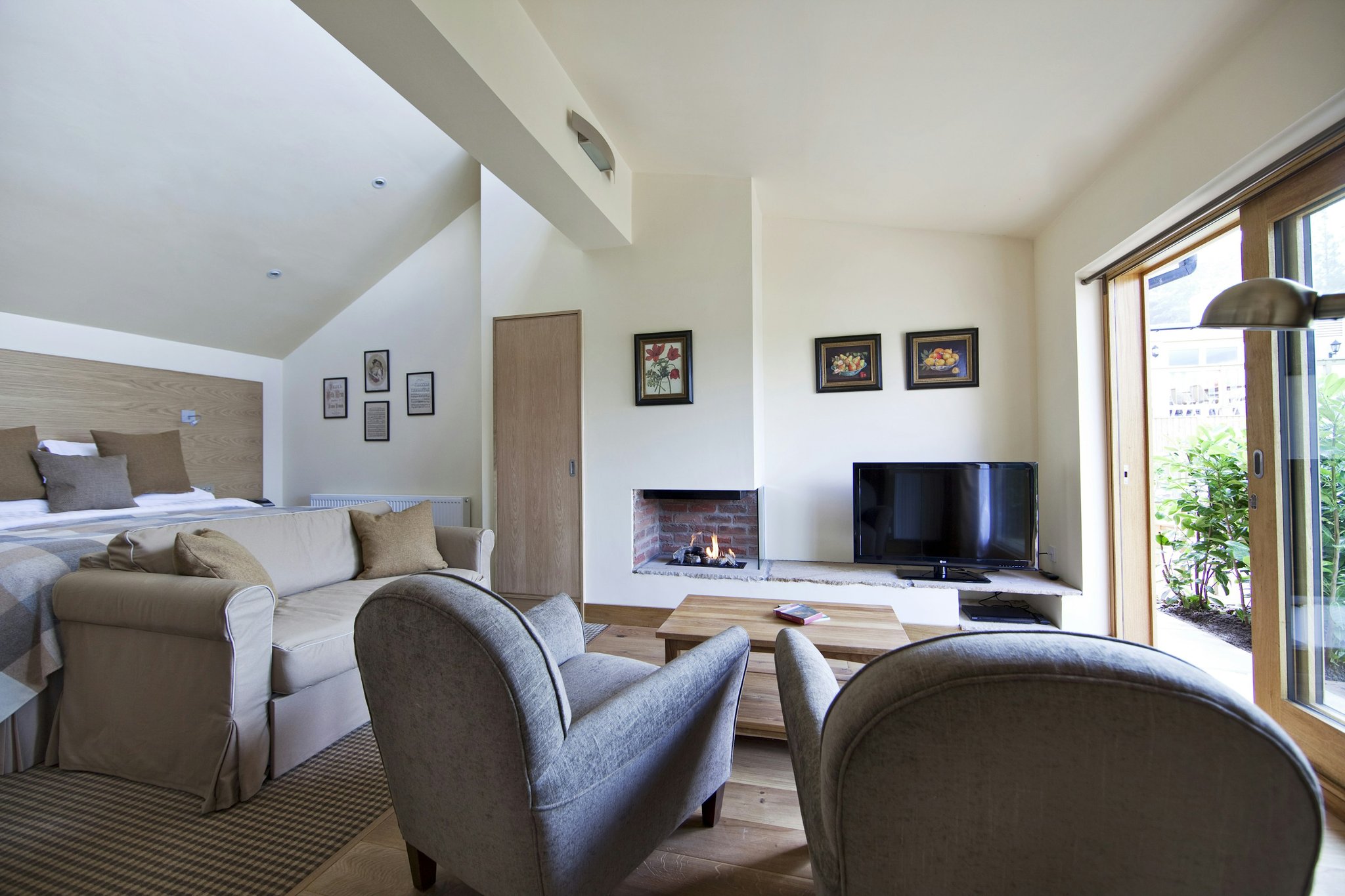 g5a85vcgkiIXcZEO9MPw_Garden_Room_(2)_S