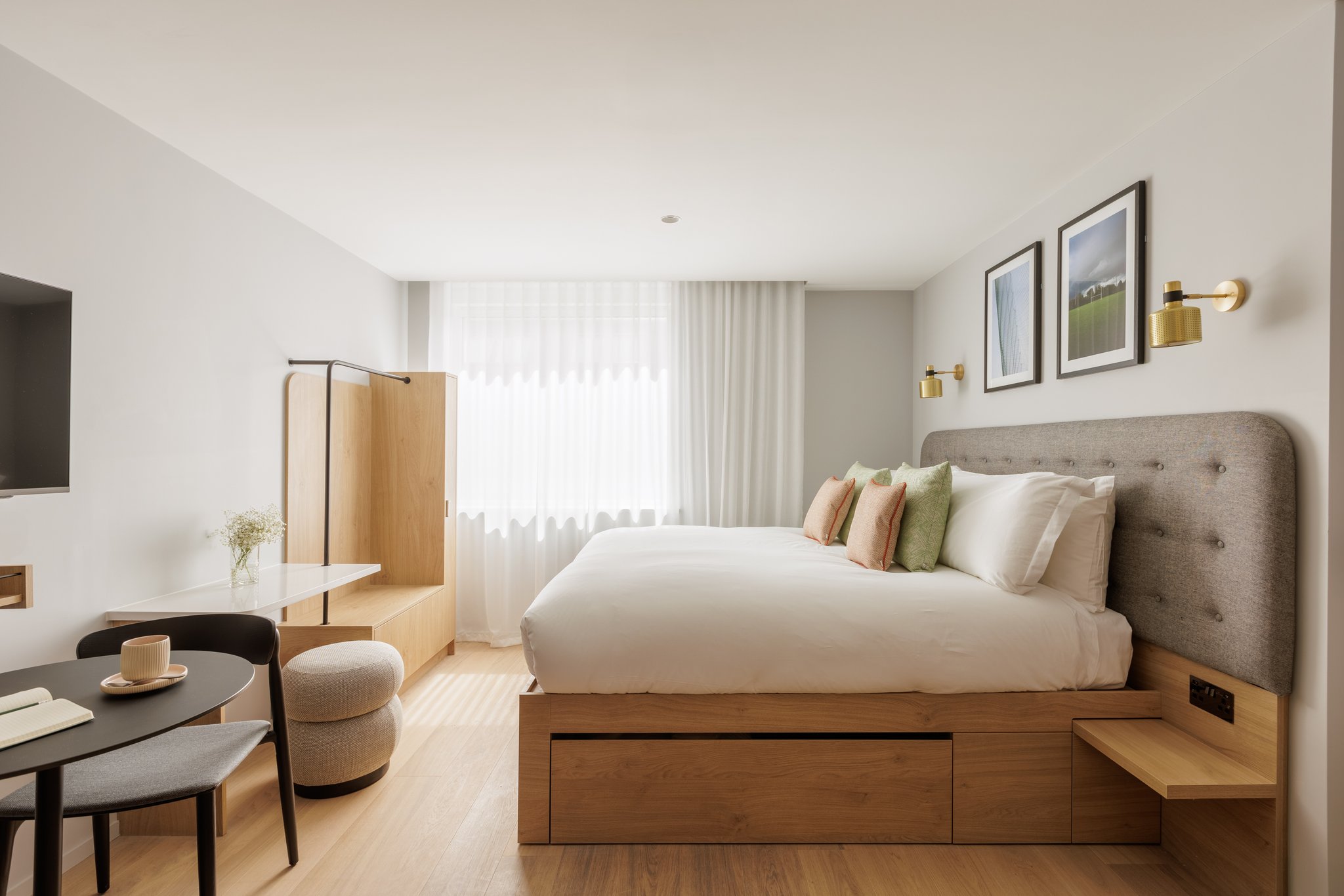 Studio_for_three_people_S