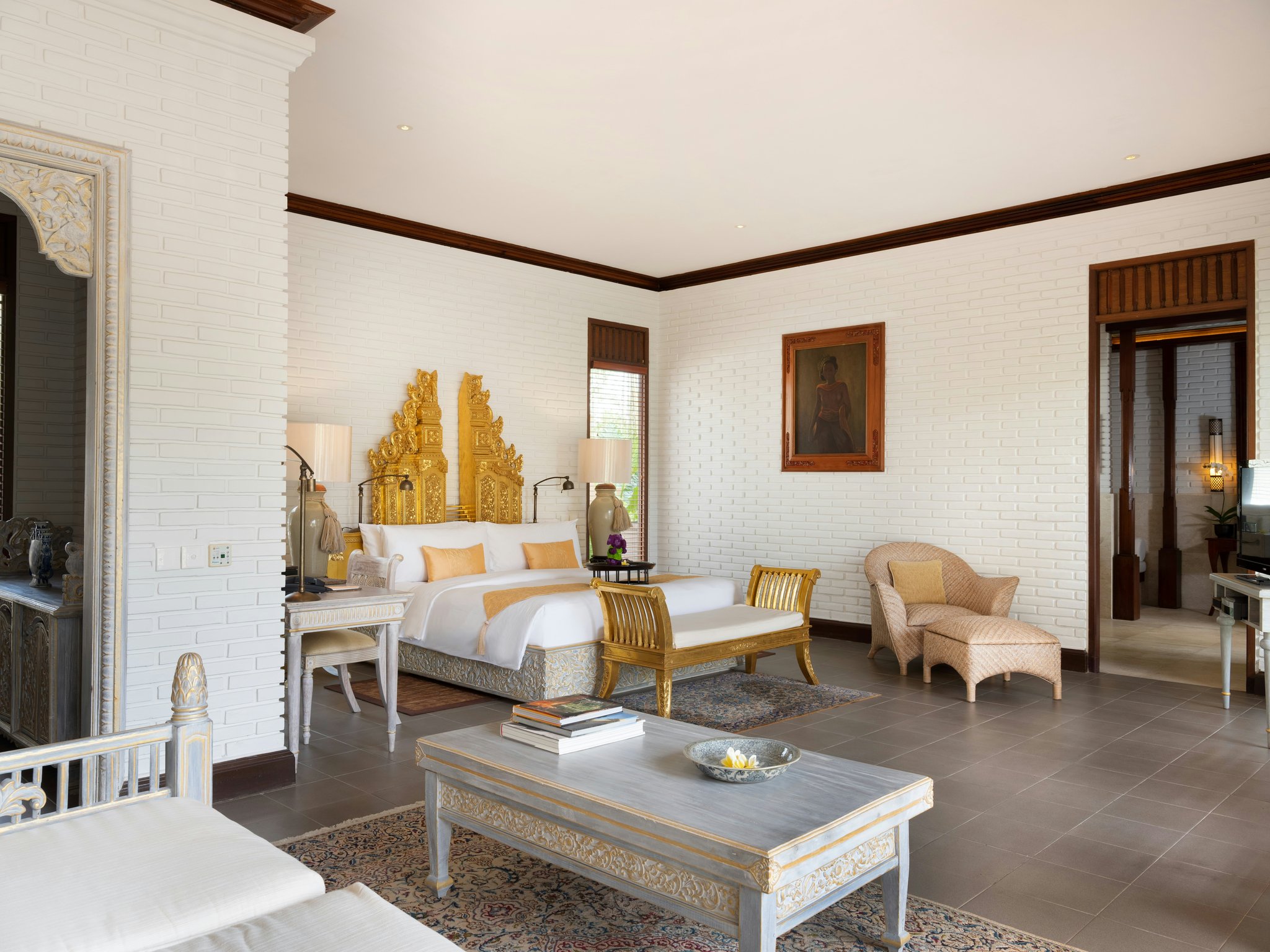 RwciytxcIkWZsb69aOibnQ_The_Hadiprana_Estate_-_master_bedr_S