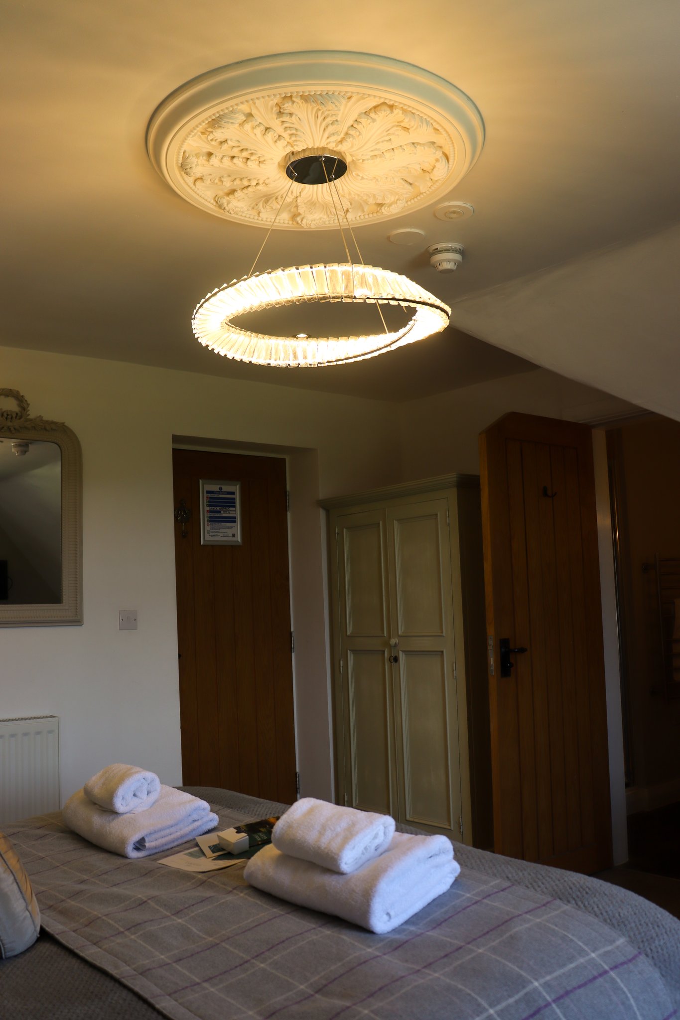 dU32fvf4c0mcbCiFpOpWRQ_Room_7_Superior_Superking_or_Twin-_S