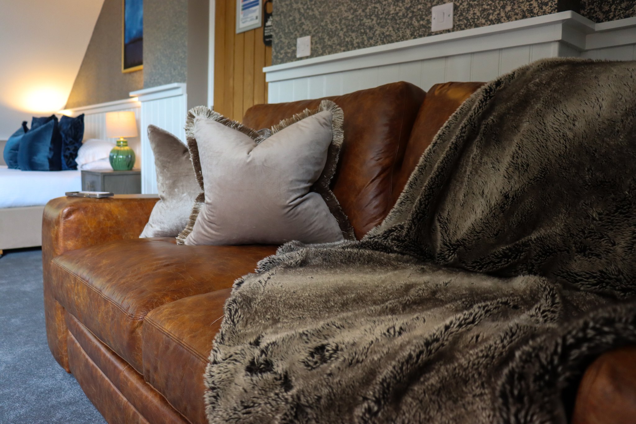 dGizgxUwvE6ovYMtk0UJ7Q_Room_4_Pet_Friendly_Family_Room-35_S