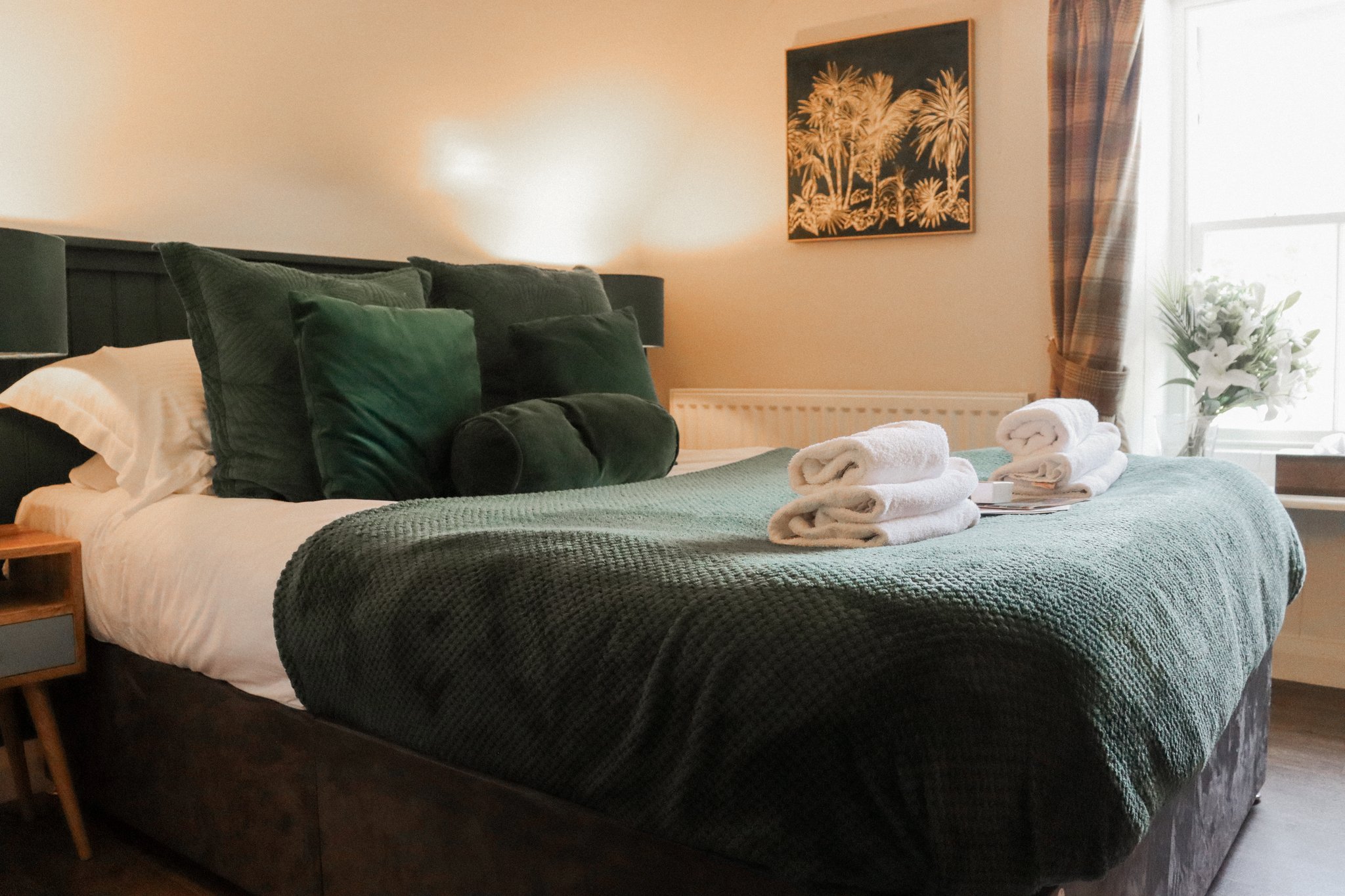 bg7pneAs0eaNm4hsBo3rA_Room_6_Deluxe_Double-01_S