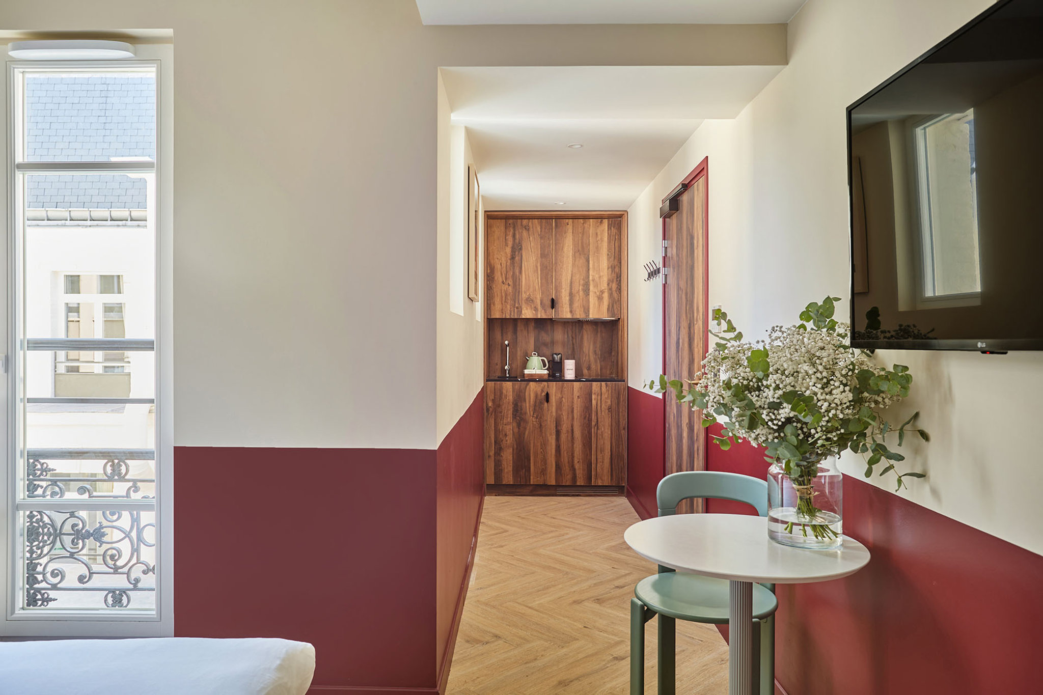 VQ88MB7AkuiUA5oc8qicA_Medium_Studio-3_S