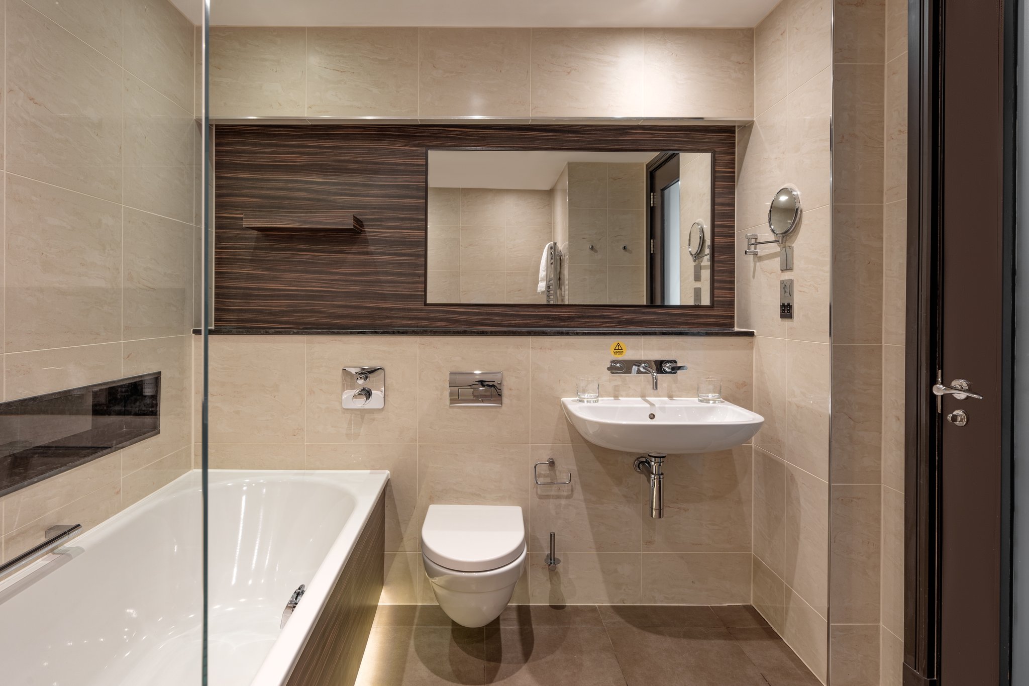 Woodlands_Double_Room_Bathroom_(2)_S
