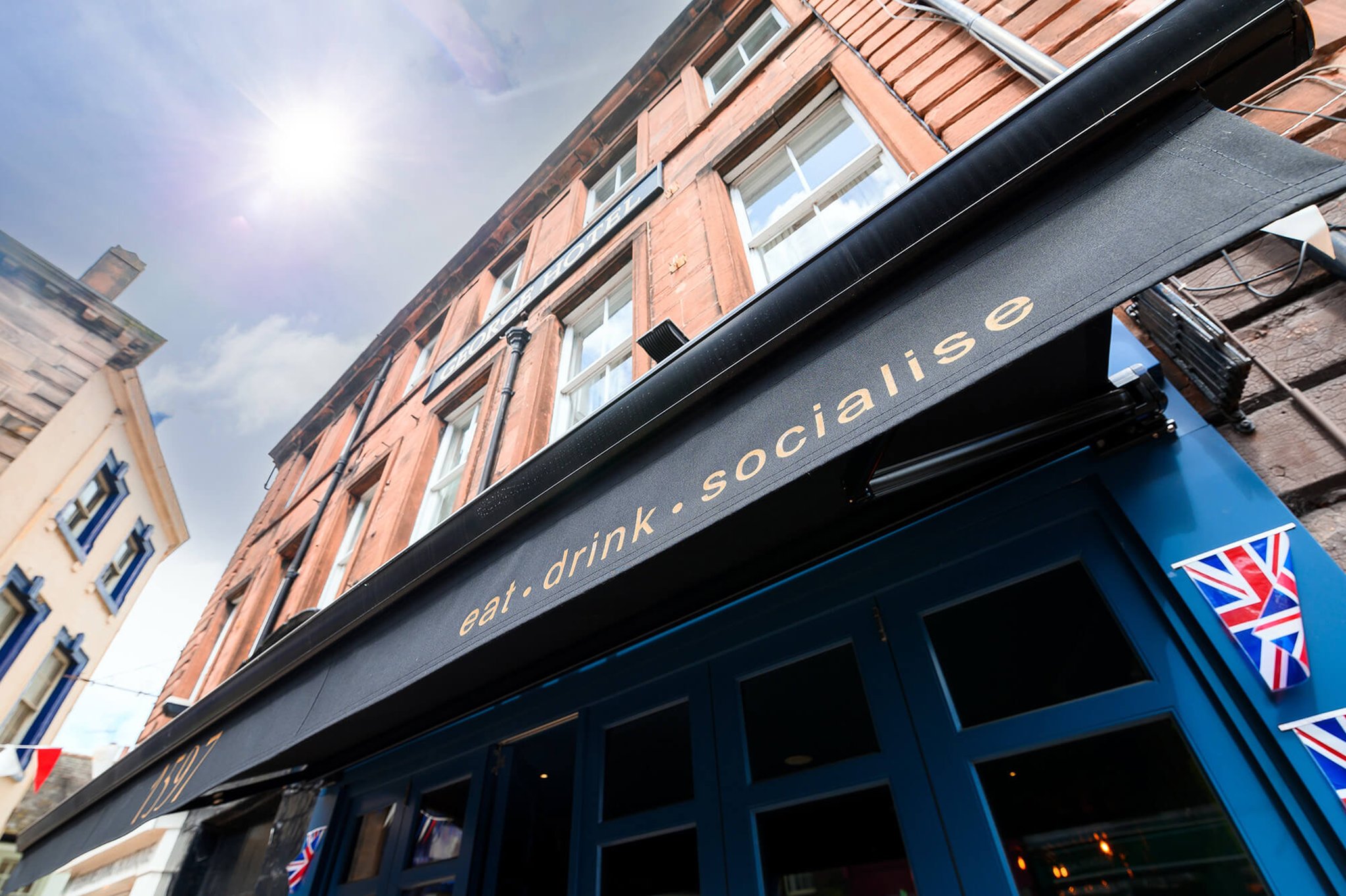 George_hotel_bar_1597_4_S