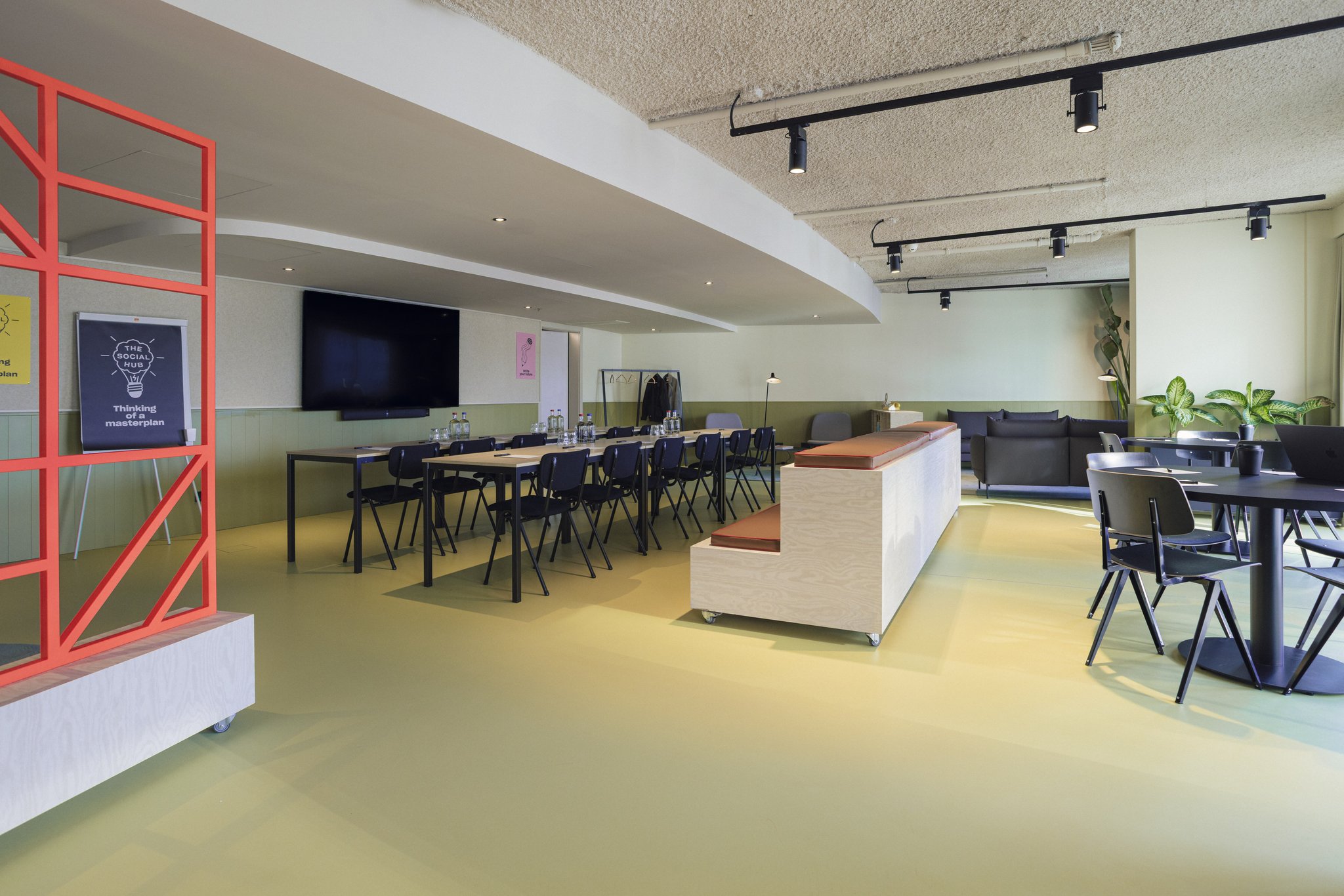 TheSocialHub_Porto_MeetingRooms_S