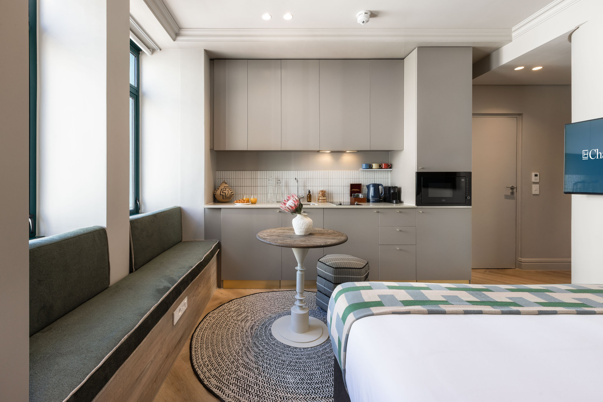 CWORWOPM4kWKPEME02nKlg_Standard_Studio(2)_S