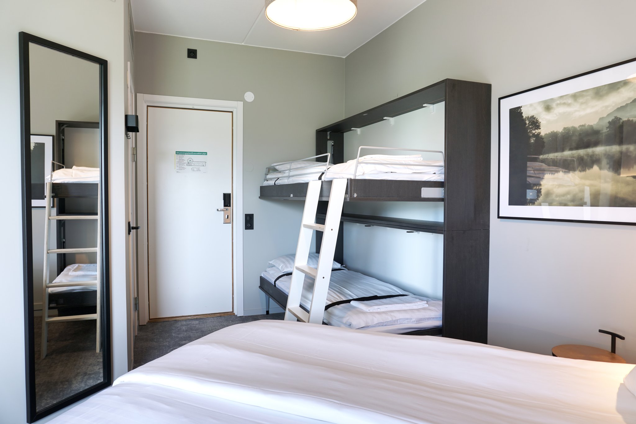 Standard_family_street_view-03_S