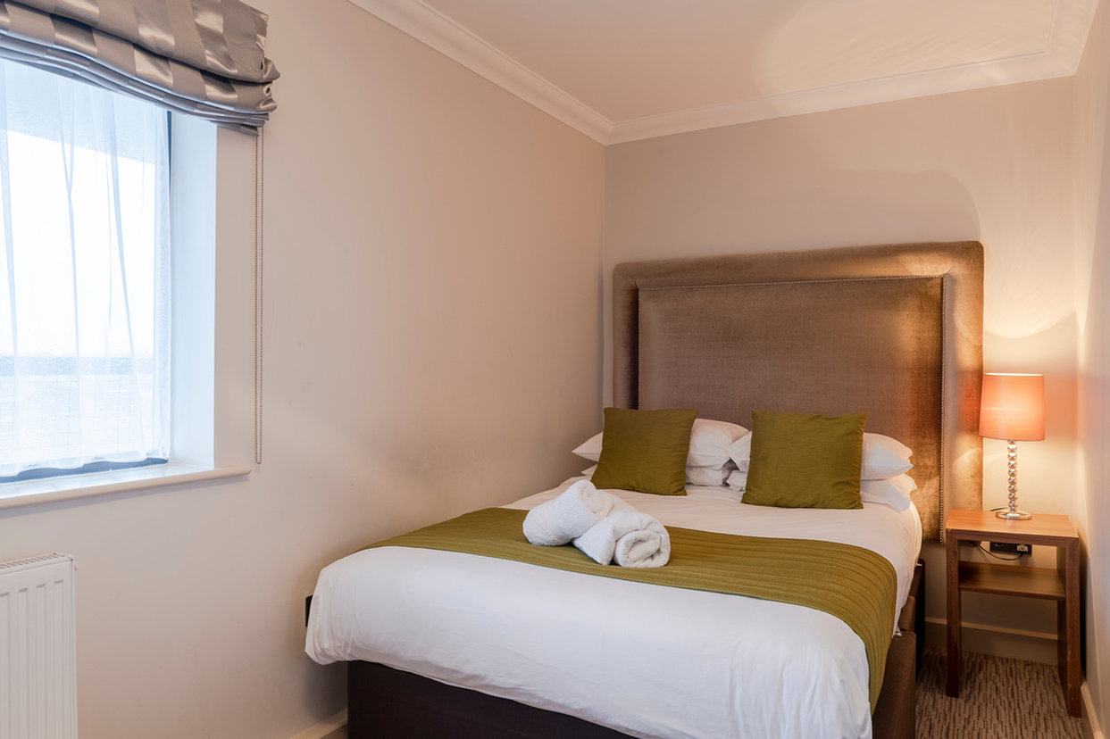 372_B8_1584903_3837940189_5_S